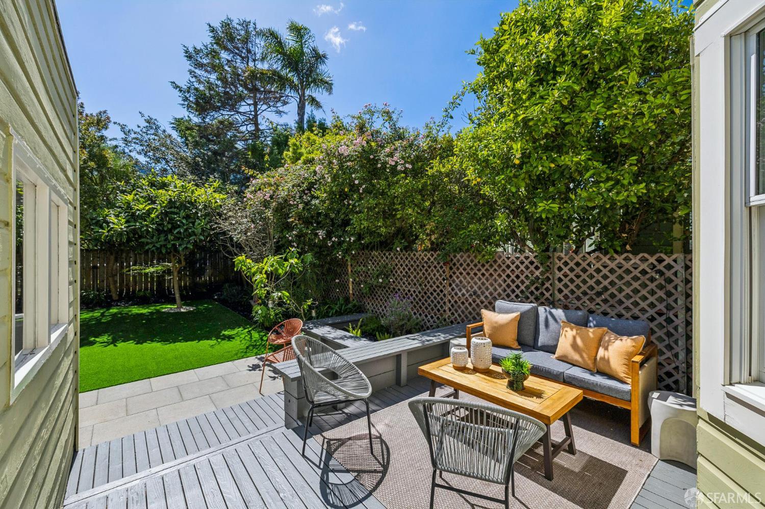 Detail Gallery Image 9 of 31 For 4245 25th St, San Francisco,  CA 94114 - 3 Beds | 1/1 Baths