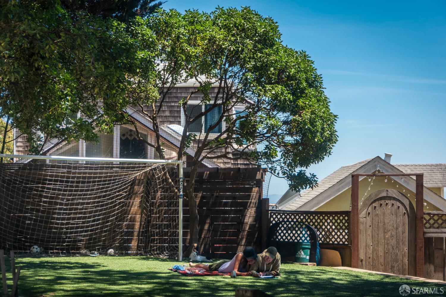 Detail Gallery Image 74 of 90 For 166 Highland Ave, San Francisco,  CA 94110 - 4 Beds | 2 Baths