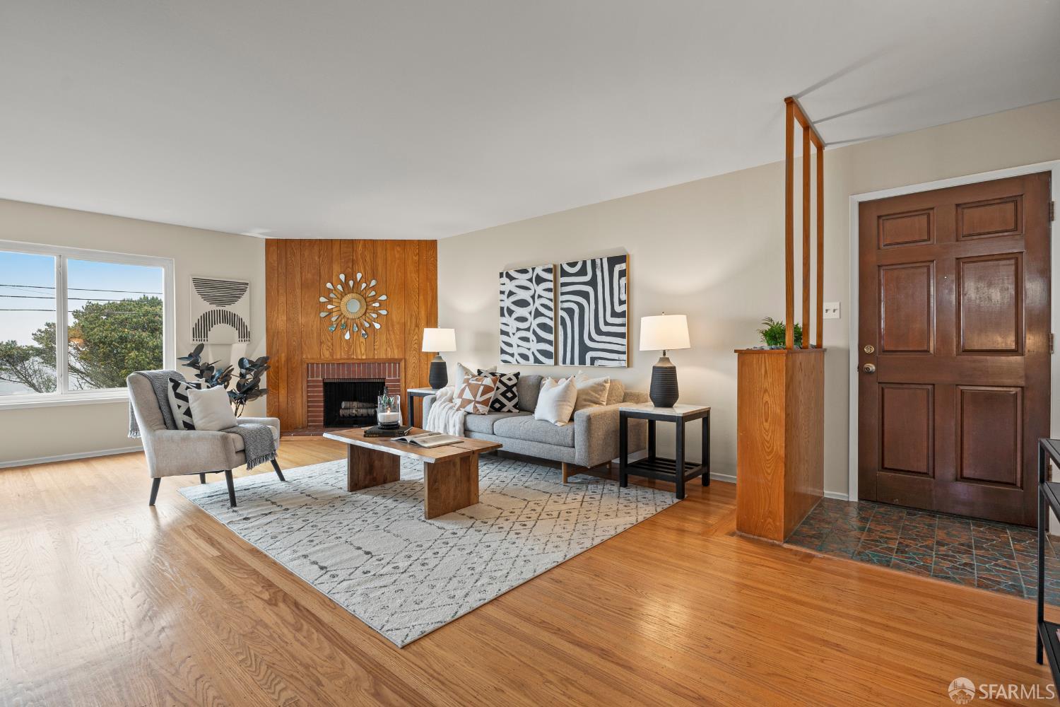 Detail Gallery Image 4 of 33 For 81 Southridge Way, Daly City,  CA 94014 - 3 Beds | 2/1 Baths