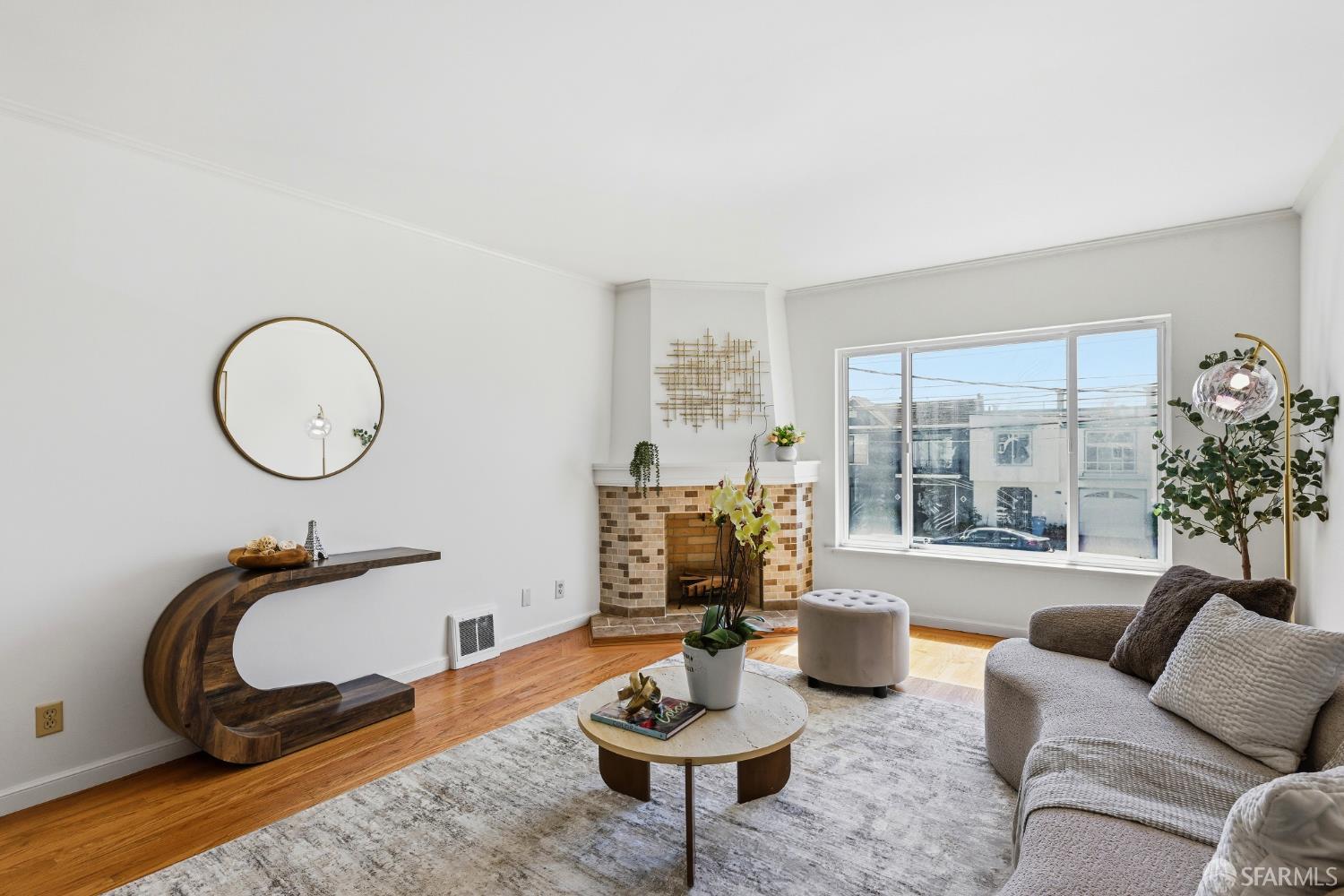 Detail Gallery Image 5 of 46 For 3626 Ulloa St, San Francisco,  CA 94116 - 3 Beds | 1/1 Baths