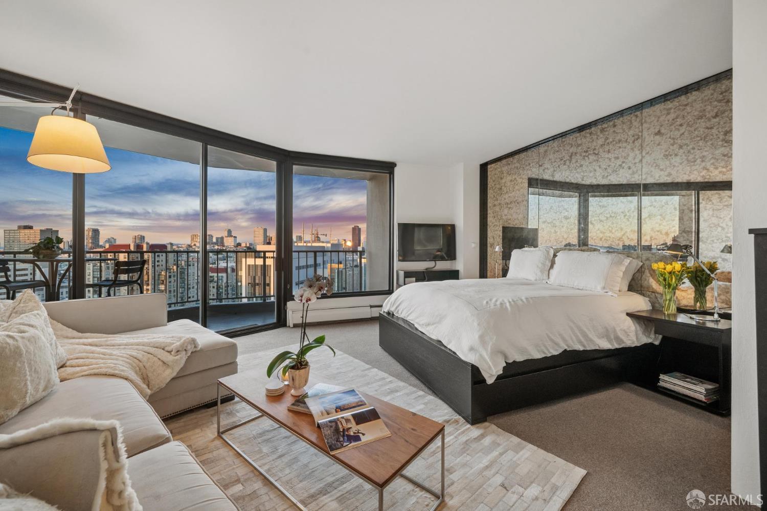 Detail Gallery Image 2 of 22 For 1200 Gough St 17b,  San Francisco,  CA 94109 - 0 Beds | 1 Baths