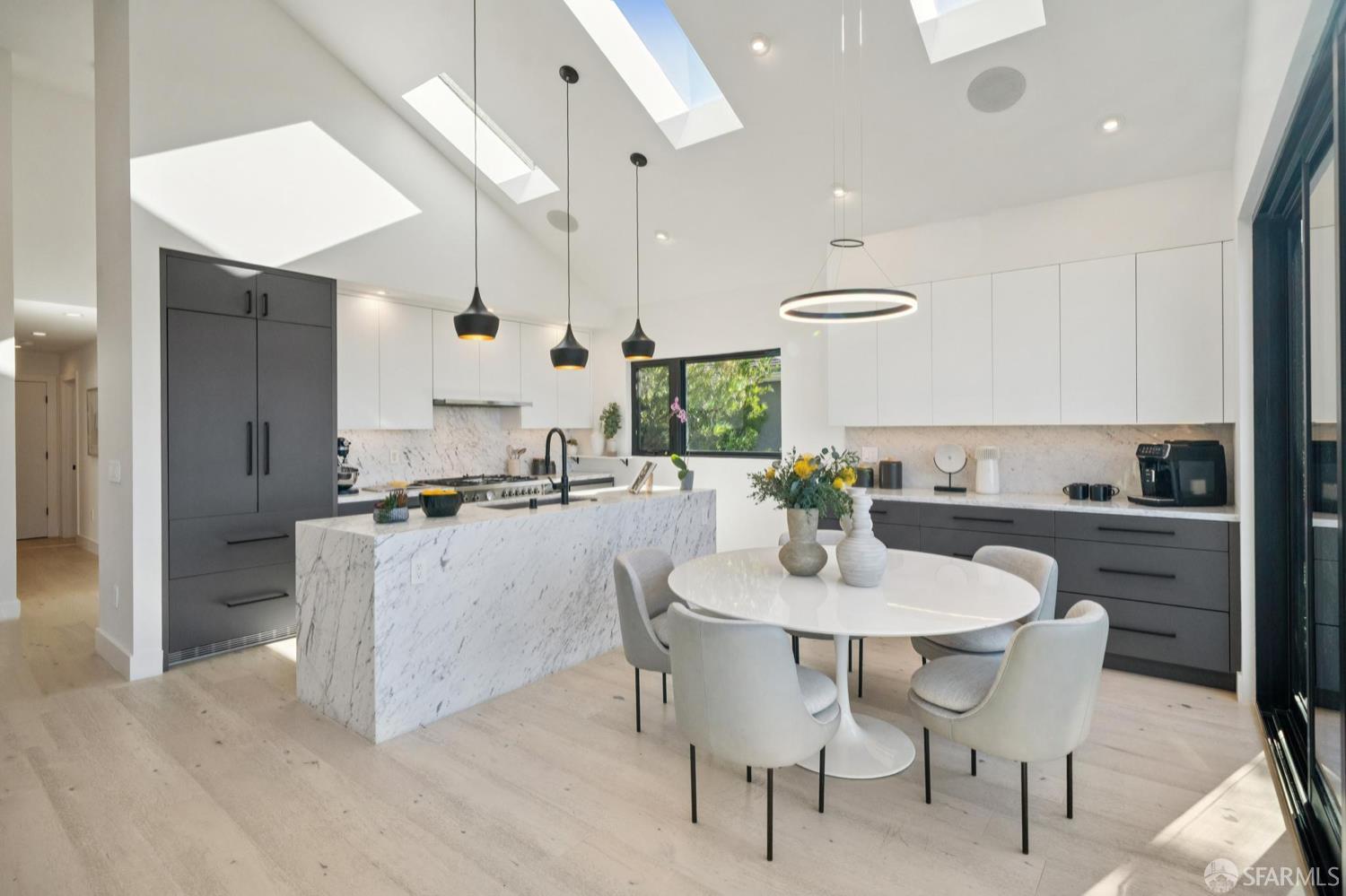 Detail Gallery Image 8 of 88 For 39 Christopher Dr, San Francisco,  CA 94131 - 5 Beds | 4 Baths