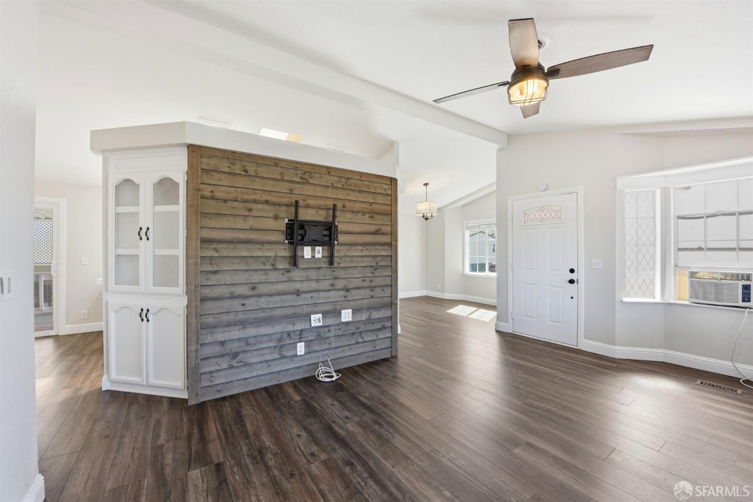 Detail Gallery Image 8 of 42 For 2470 Bourbon Dr, Hayward,  CA 94545 - 3 Beds | 2 Baths