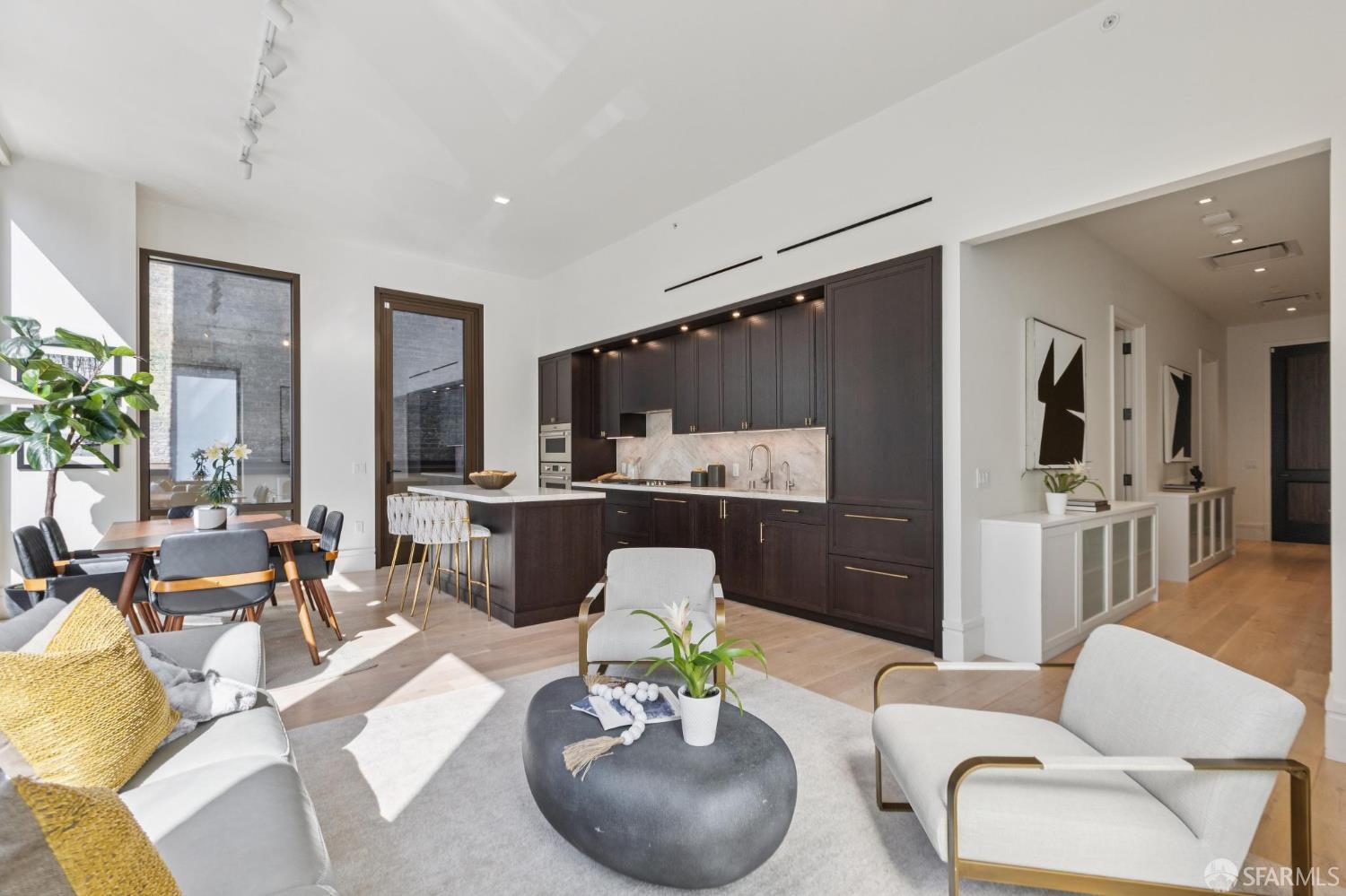 Photo #5: 426104319 Listing: Photo #5