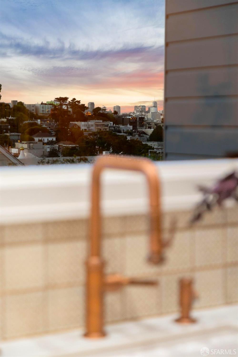 Detail Gallery Image 8 of 18 For 32 Carson St, San Francisco,  CA 94114 - 3 Beds | 3 Baths