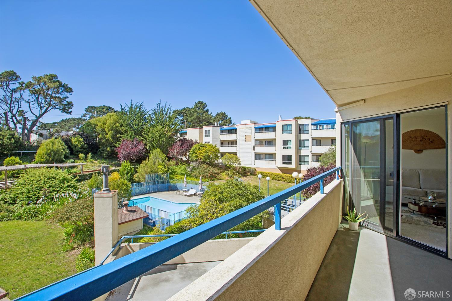 Detail Gallery Image 2 of 36 For 1551 Southgate Ave #236,  Daly City,  CA 94015 - 1 Beds | 1 Baths