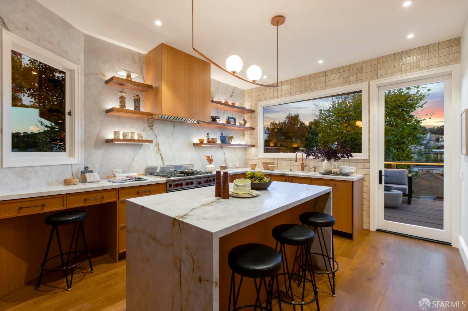 Detail Gallery Image 3 of 18 For 32 Carson St, San Francisco,  CA 94114 - 3 Beds | 3 Baths