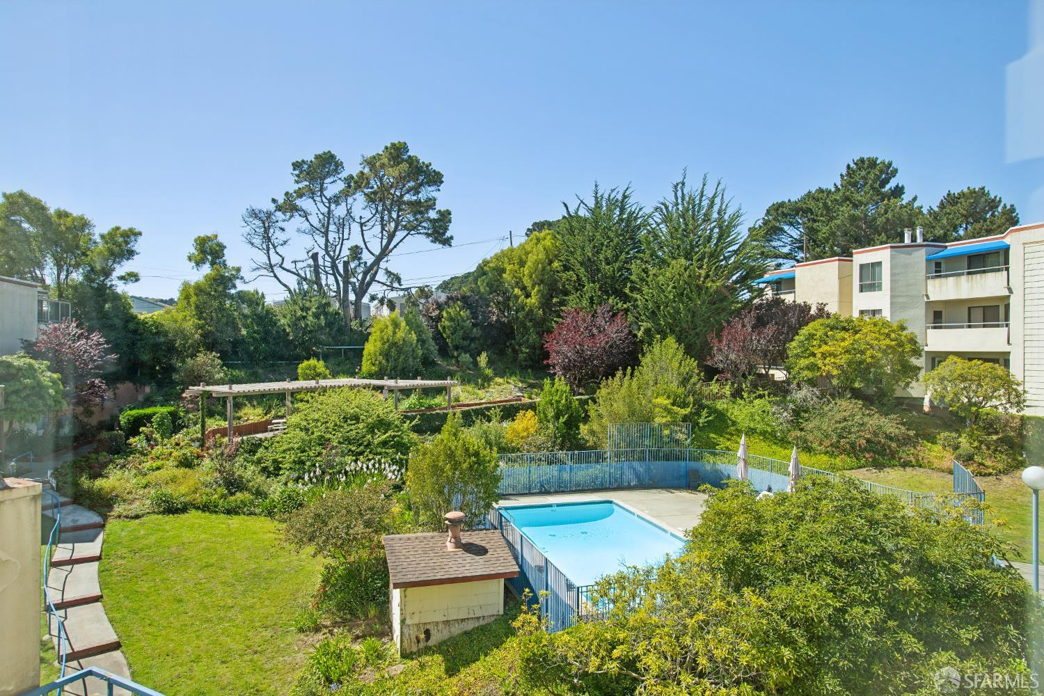 Detail Gallery Image 4 of 36 For 1551 Southgate Ave #236,  Daly City,  CA 94015 - 1 Beds | 1 Baths