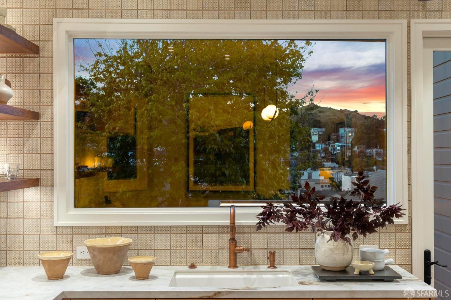 Detail Gallery Image 7 of 18 For 32 Carson St, San Francisco,  CA 94114 - 3 Beds | 3 Baths