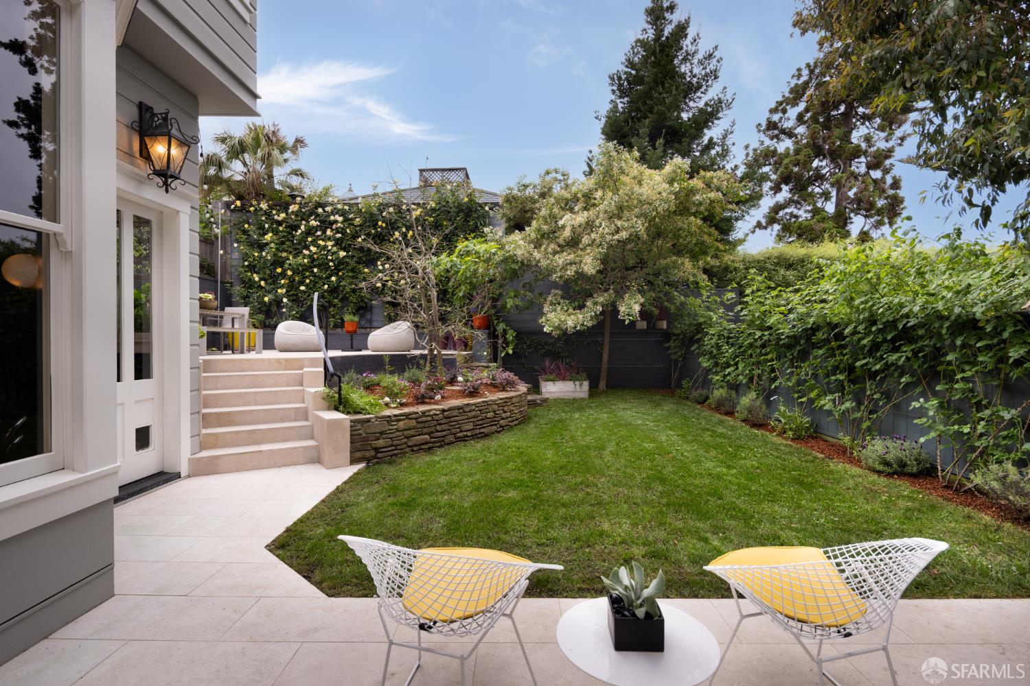 Detail Gallery Image 8 of 35 For 930 Chestnut St, San Francisco,  CA 94109 - 4 Beds | 2/1 Baths