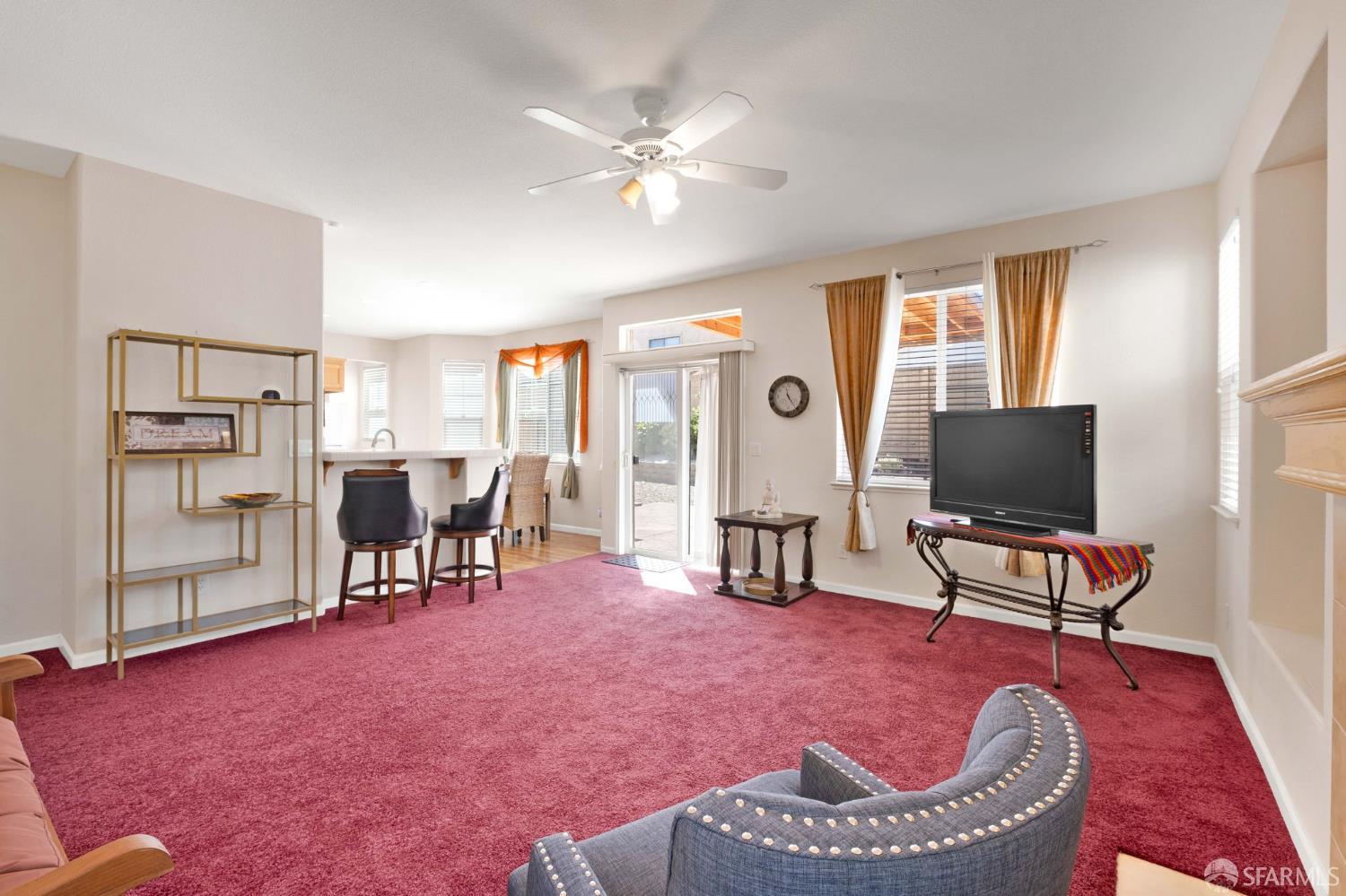 Detail Gallery Image 8 of 36 For 355 Foxglove St, Pittsburg,  CA 94565 - 4 Beds | 2/1 Baths