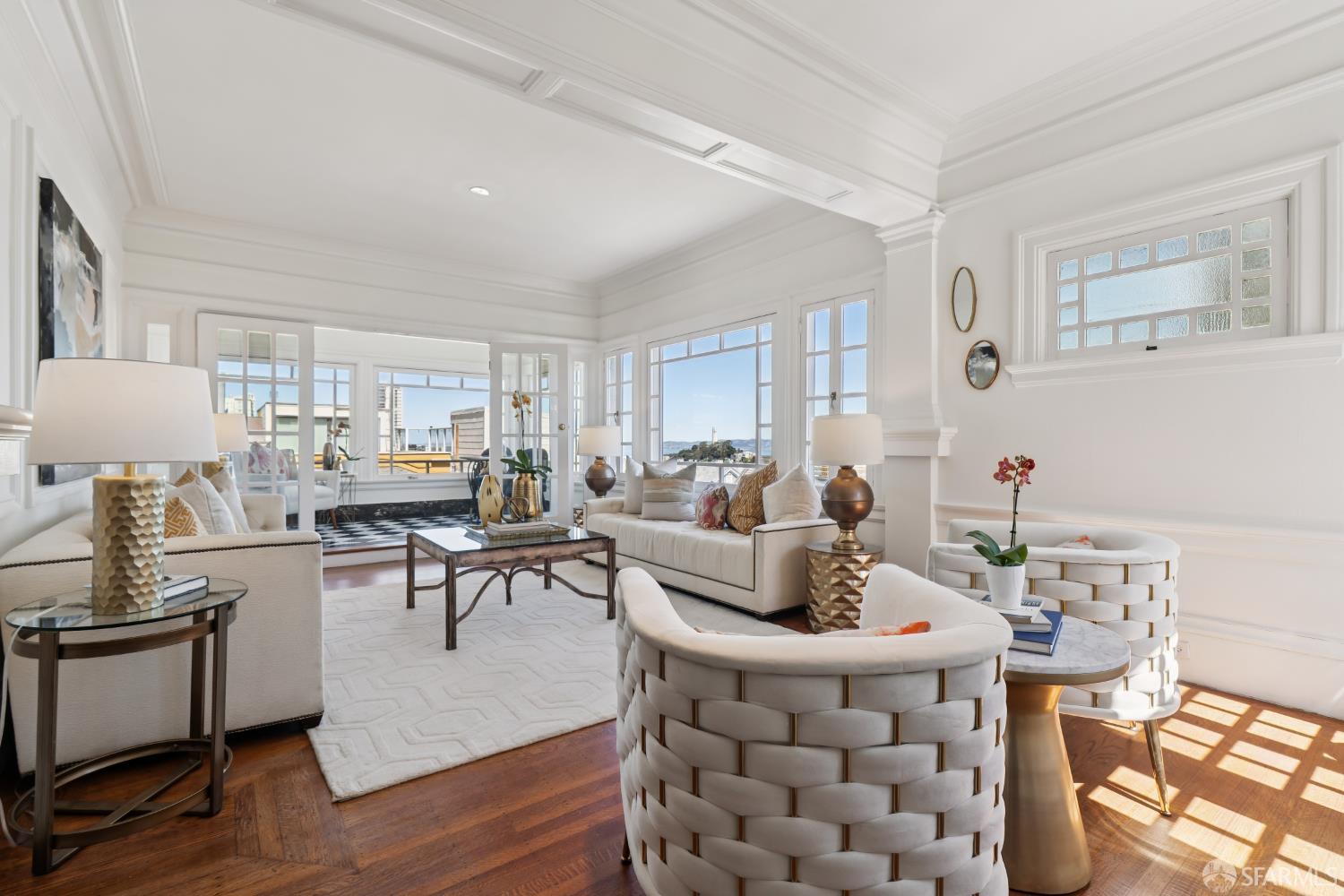 Detail Gallery Image 2 of 32 For 1242 Sacramento St #6,  San Francisco,  CA 94108 - 1 Beds | 1/1 Baths