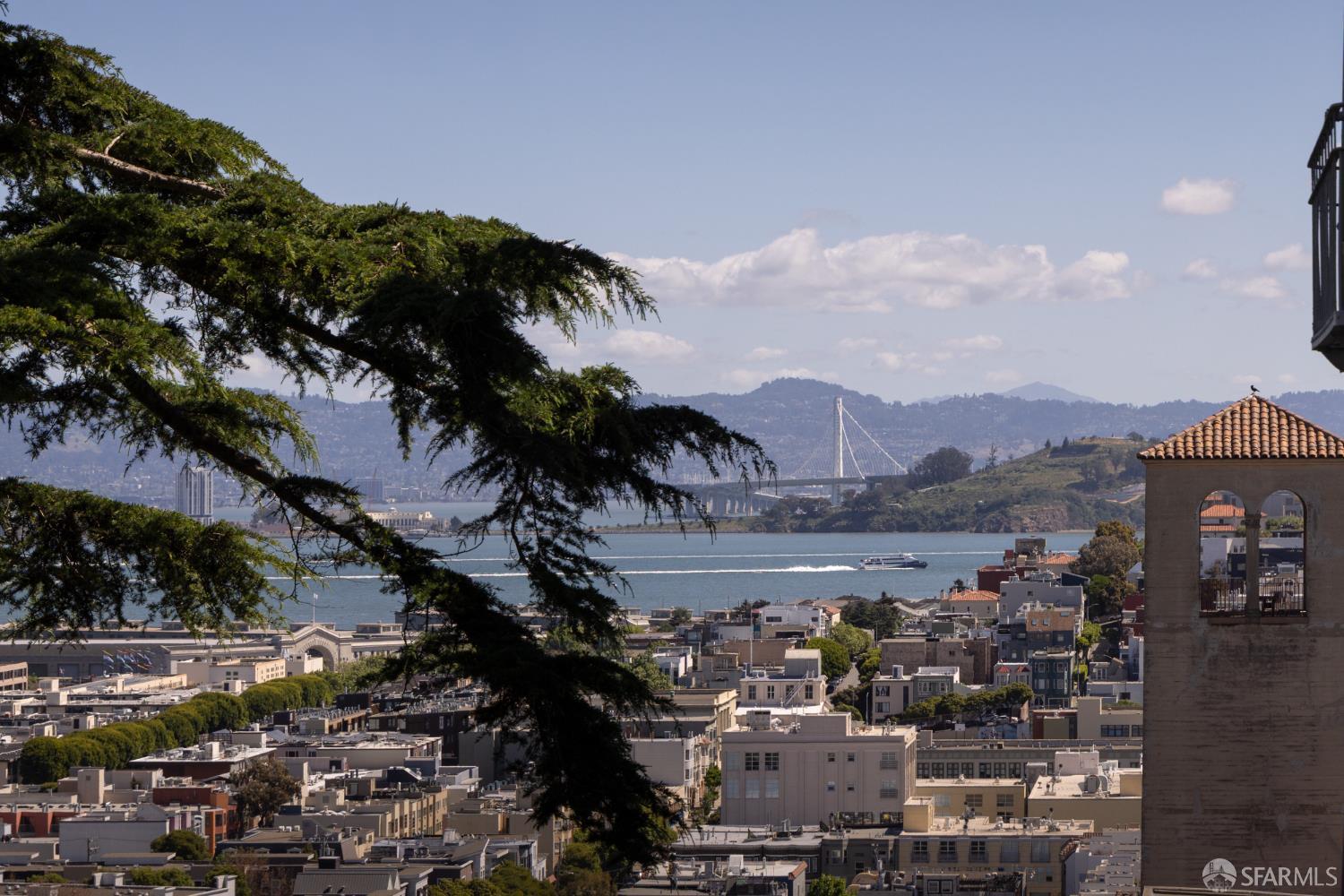 Detail Gallery Image 18 of 35 For 930 Chestnut St, San Francisco,  CA 94109 - 4 Beds | 2/1 Baths