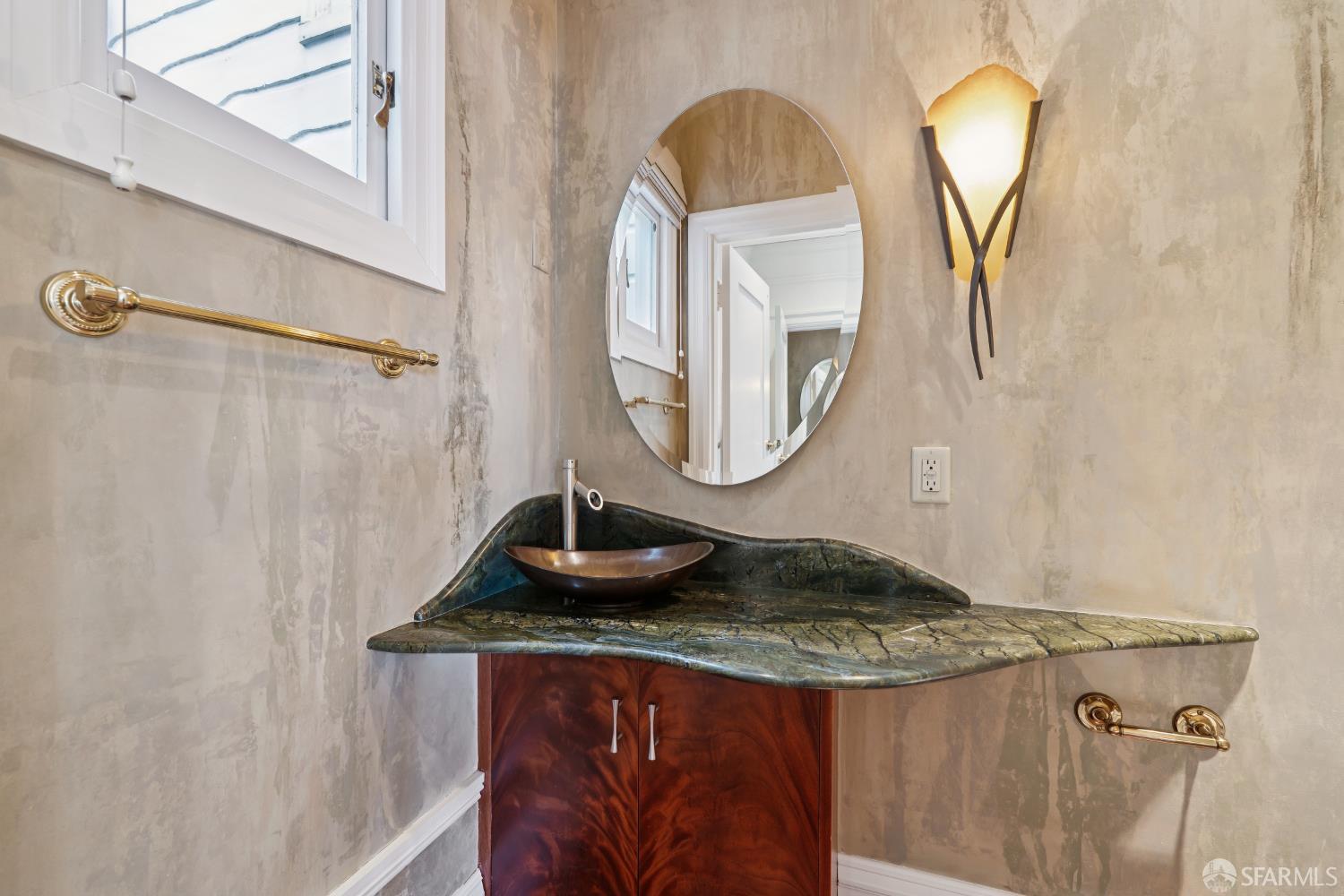 Detail Gallery Image 30 of 32 For 1242 Sacramento St #6,  San Francisco,  CA 94108 - 1 Beds | 1/1 Baths