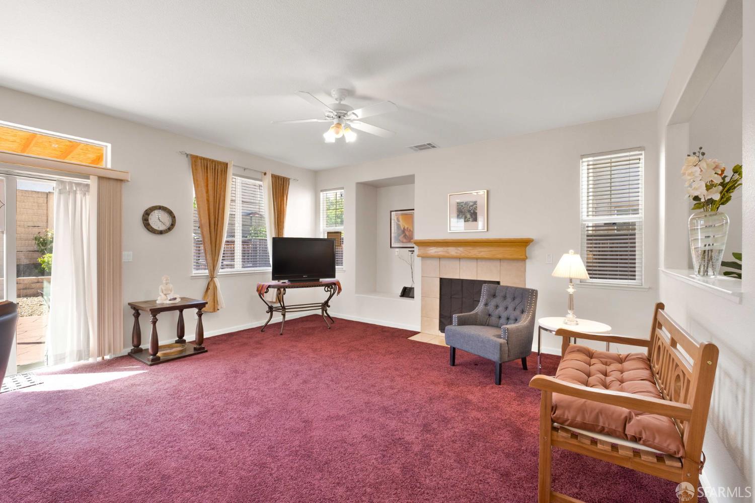 Detail Gallery Image 7 of 36 For 355 Foxglove St, Pittsburg,  CA 94565 - 4 Beds | 2/1 Baths