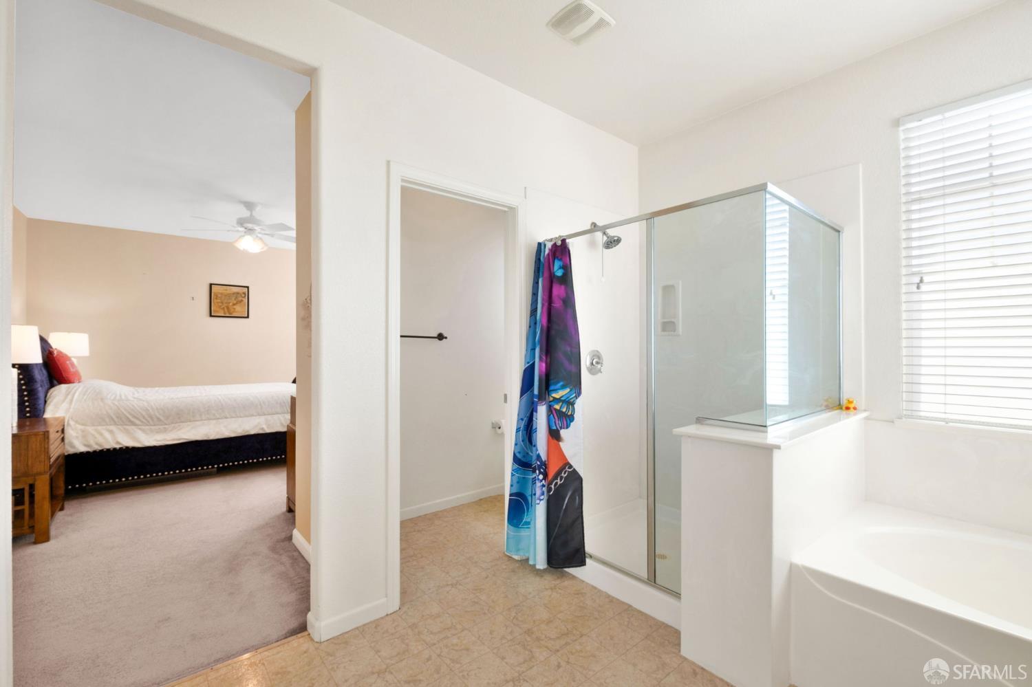 Detail Gallery Image 16 of 36 For 355 Foxglove St, Pittsburg,  CA 94565 - 4 Beds | 2/1 Baths