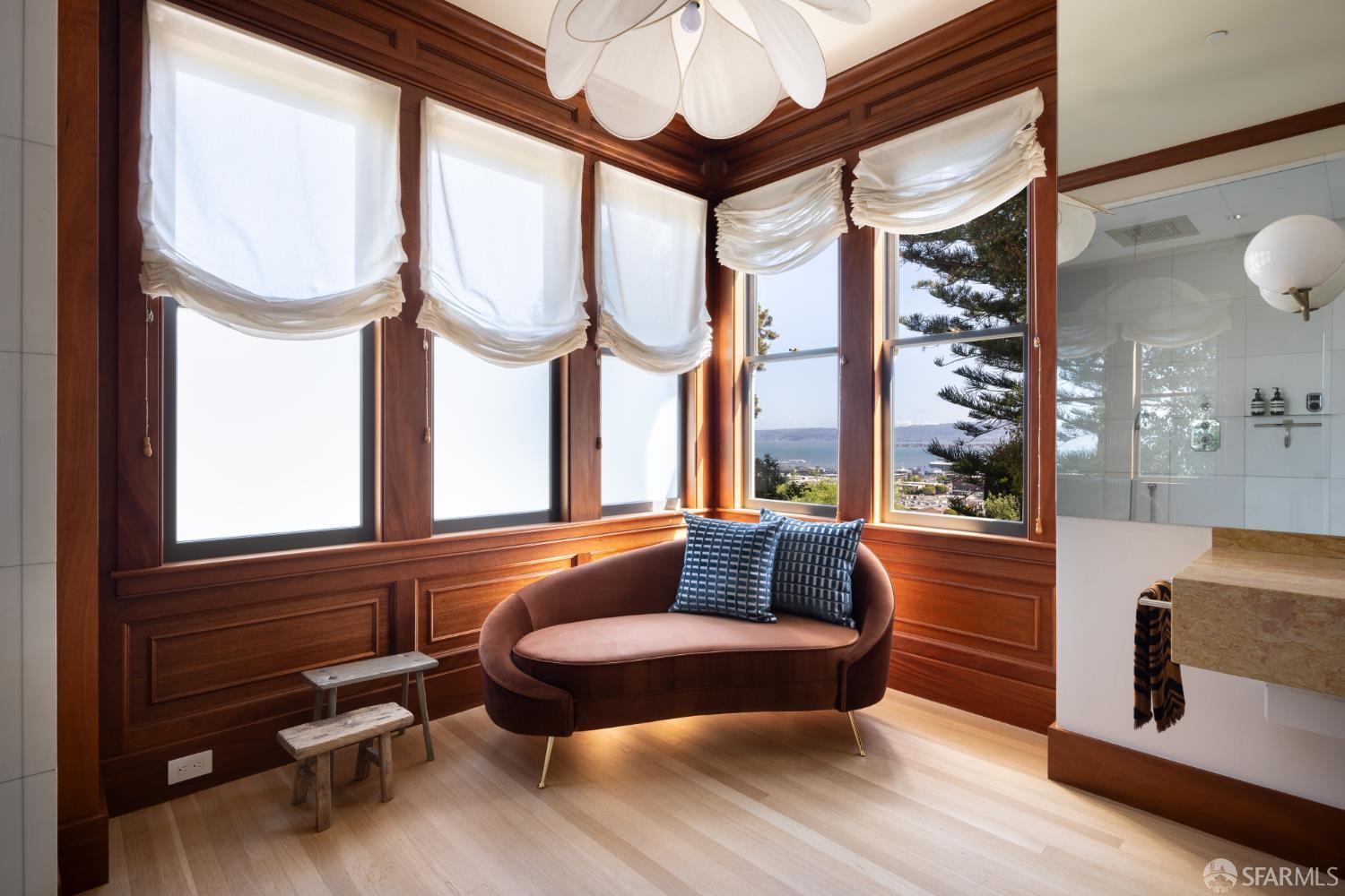 Detail Gallery Image 24 of 35 For 930 Chestnut St, San Francisco,  CA 94109 - 4 Beds | 2/1 Baths