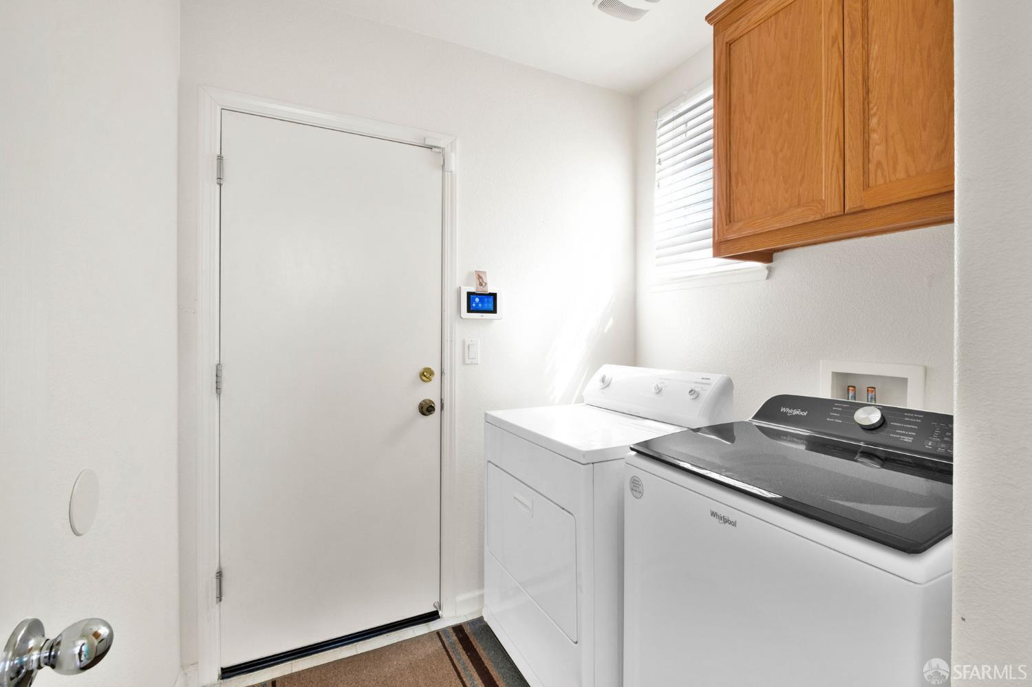 Detail Gallery Image 13 of 36 For 355 Foxglove St, Pittsburg,  CA 94565 - 4 Beds | 2/1 Baths