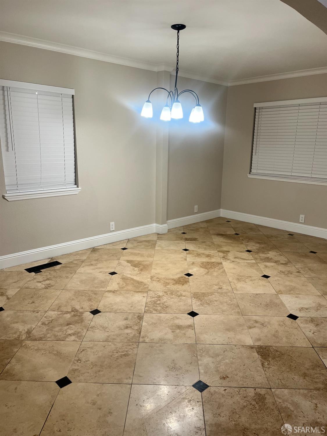 Detail Gallery Image 6 of 24 For 313 Dumbarton Ave, Redwood City,  CA 94063 - 3 Beds | 2 Baths