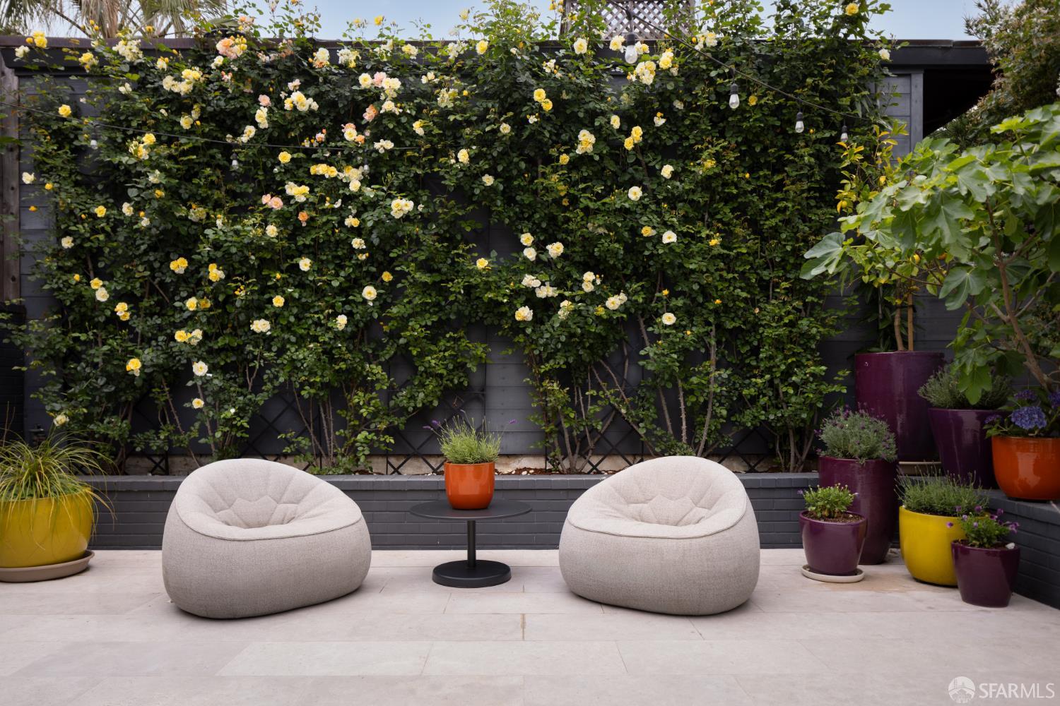 Detail Gallery Image 10 of 35 For 930 Chestnut St, San Francisco,  CA 94109 - 4 Beds | 2/1 Baths