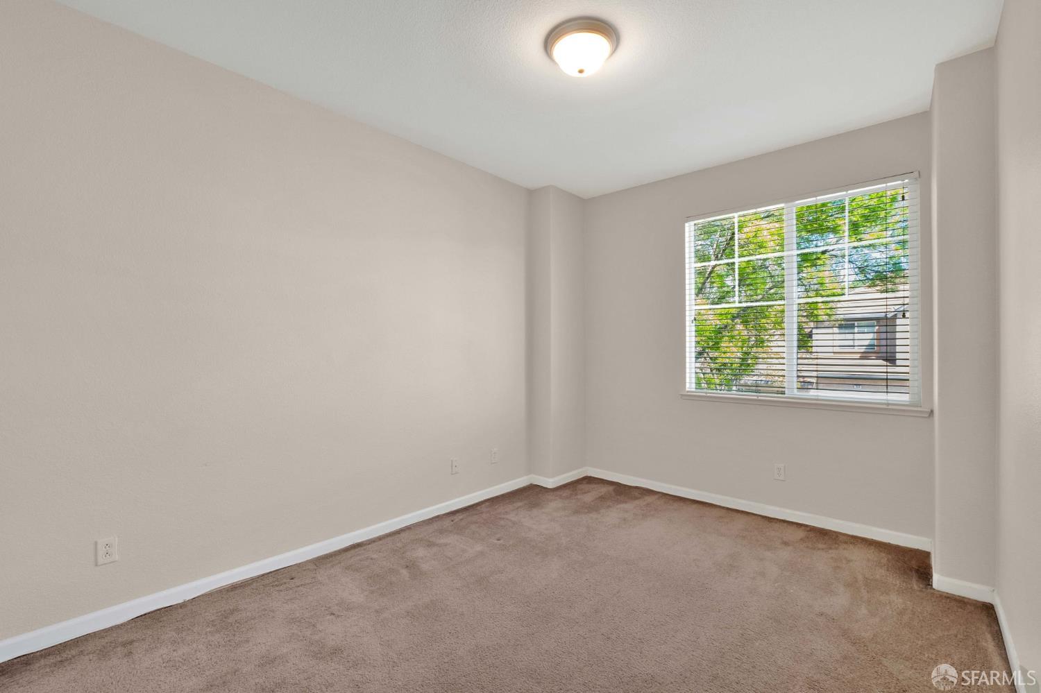 Detail Gallery Image 23 of 36 For 355 Foxglove St, Pittsburg,  CA 94565 - 4 Beds | 2/1 Baths