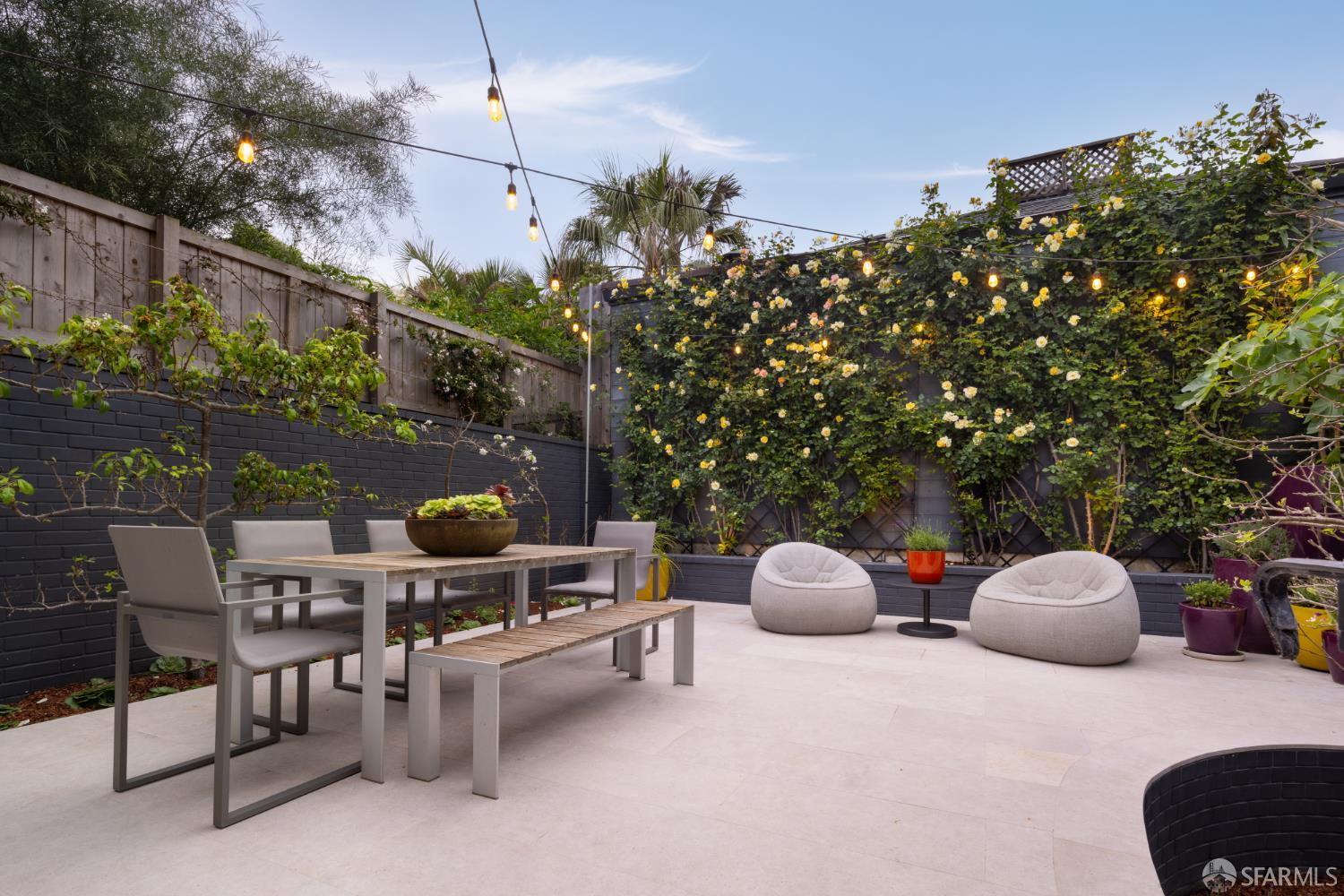 Detail Gallery Image 9 of 35 For 930 Chestnut St, San Francisco,  CA 94109 - 4 Beds | 2/1 Baths