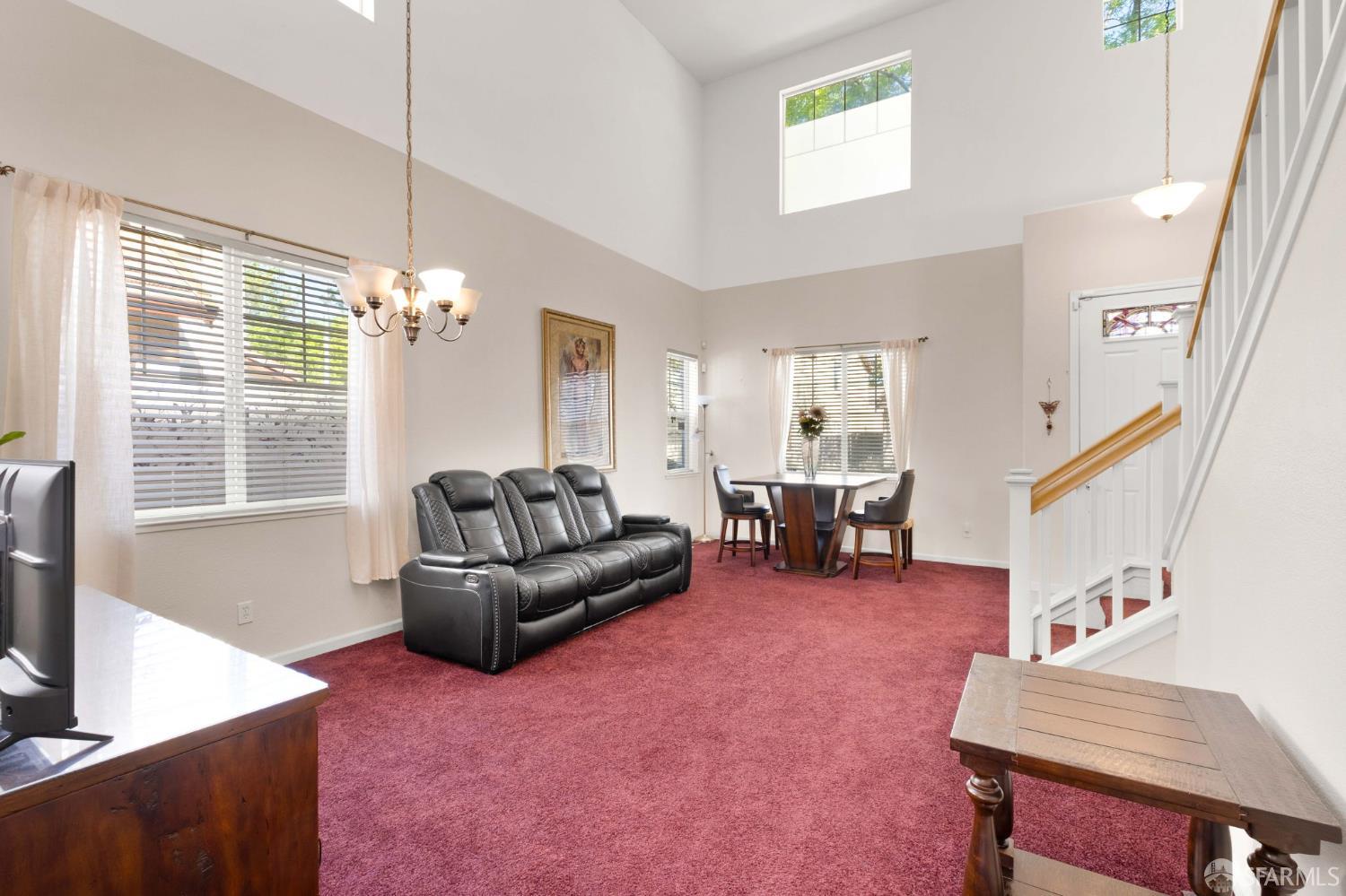 Detail Gallery Image 6 of 36 For 355 Foxglove St, Pittsburg,  CA 94565 - 4 Beds | 2/1 Baths