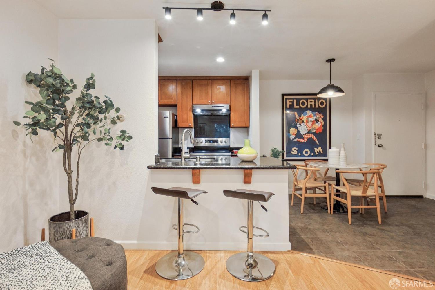 Photo #10: 426118695 Listing: Photo #10