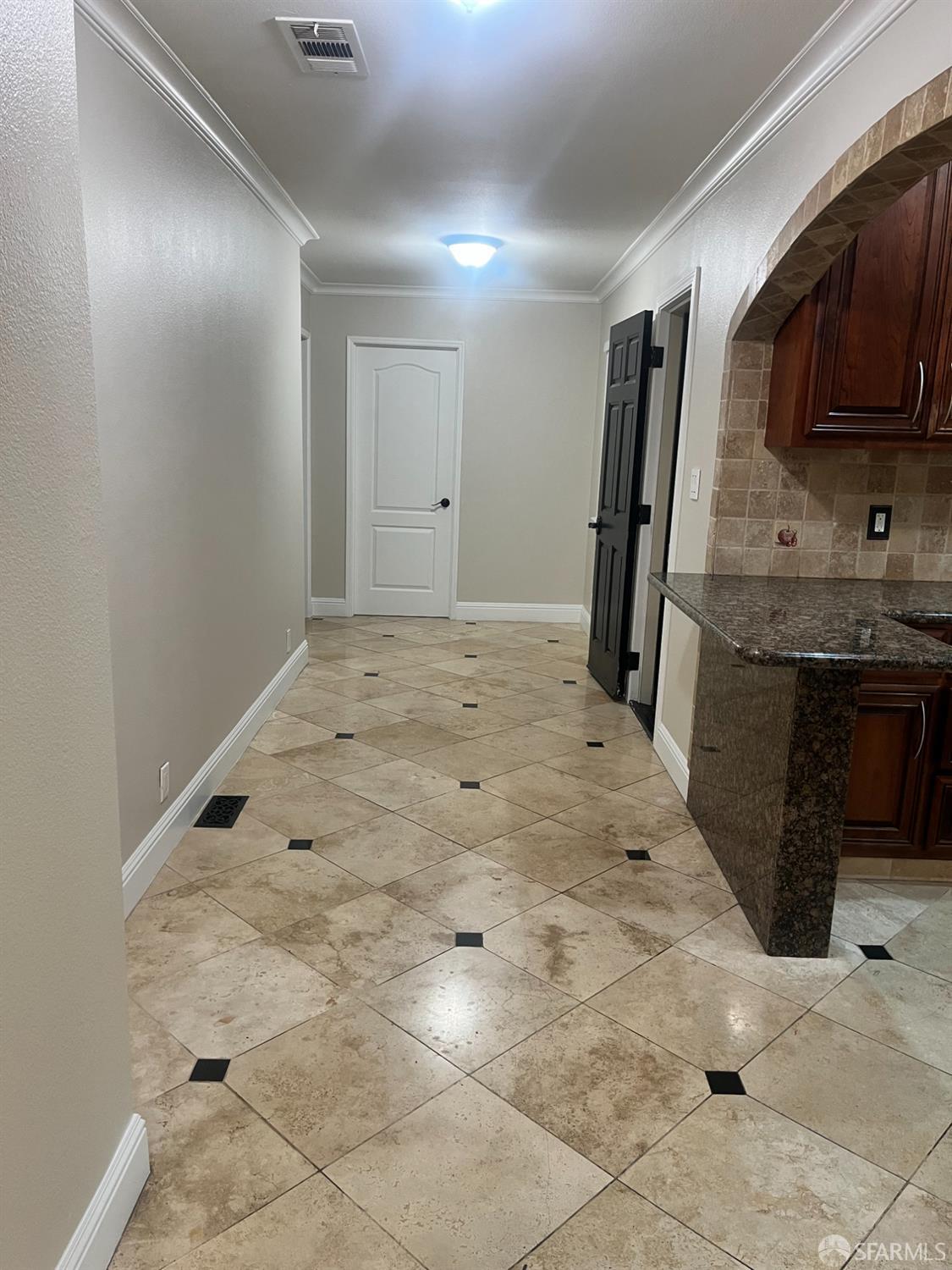 Detail Gallery Image 8 of 24 For 313 Dumbarton Ave, Redwood City,  CA 94063 - 3 Beds | 2 Baths