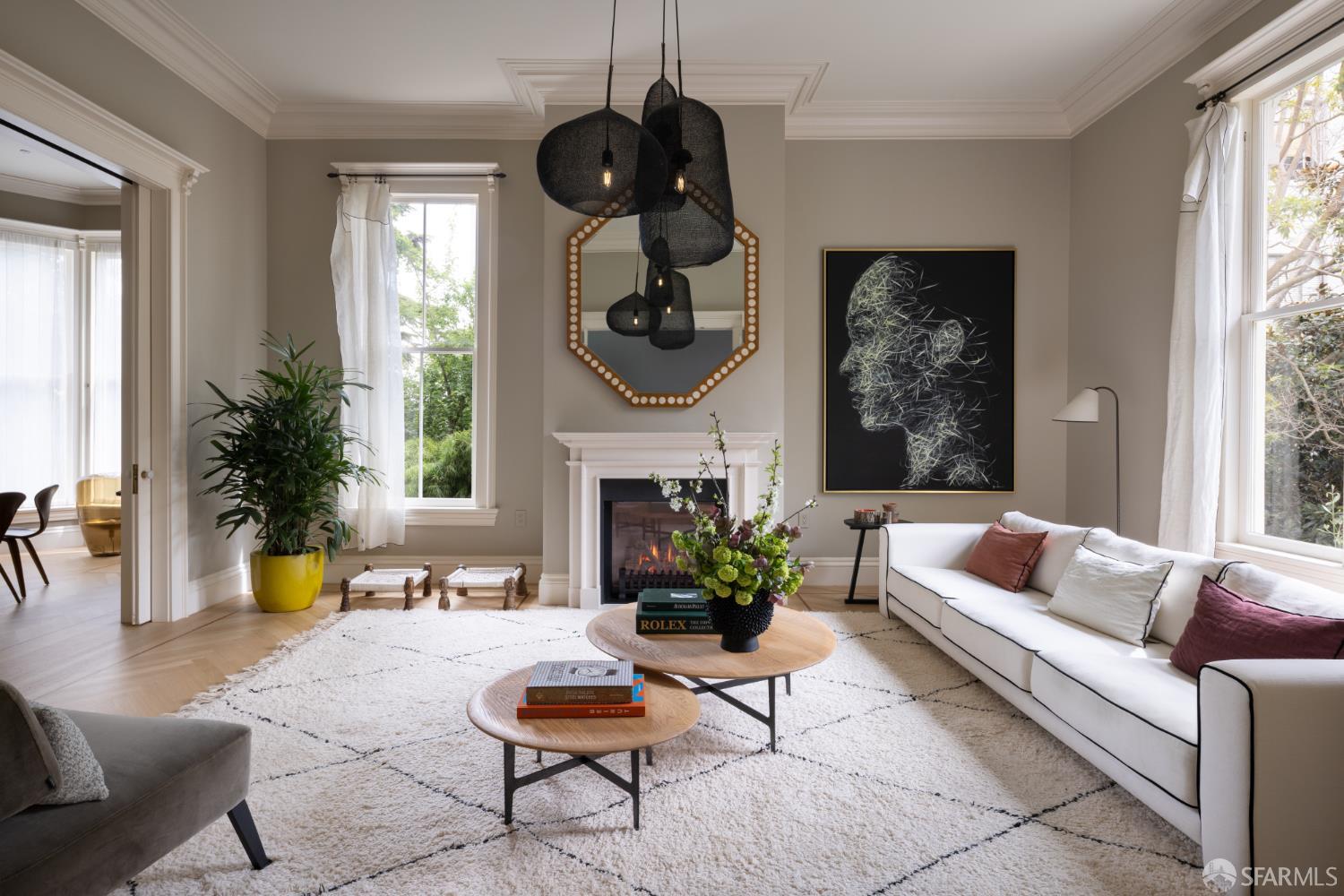 Detail Gallery Image 4 of 35 For 930 Chestnut St, San Francisco,  CA 94109 - 4 Beds | 2/1 Baths