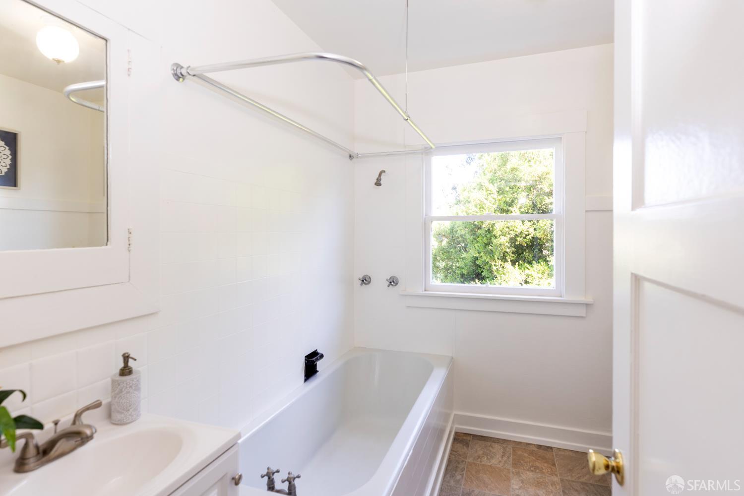Detail Gallery Image 38 of 60 For 373 Moraga Ave, Piedmont,  CA 94611 - 4 Beds | 2 Baths