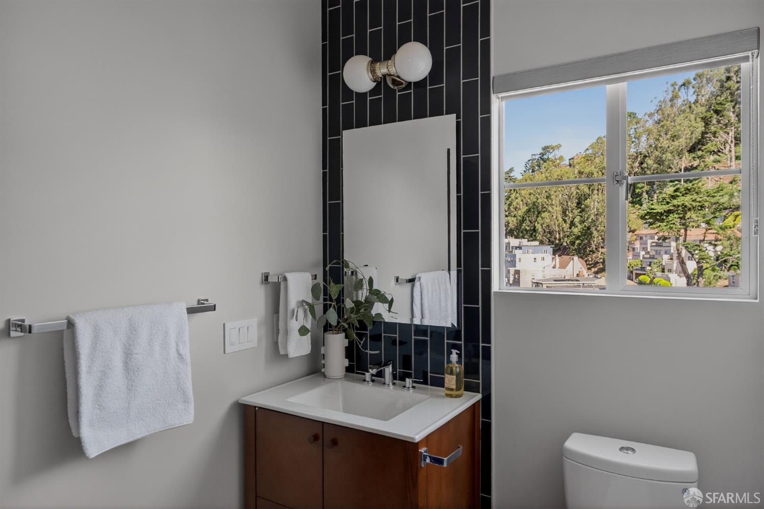 Detail Gallery Image 24 of 40 For 2 Miraloma Dr, San Francisco,  CA 94127 - 5 Beds | 4/2 Baths