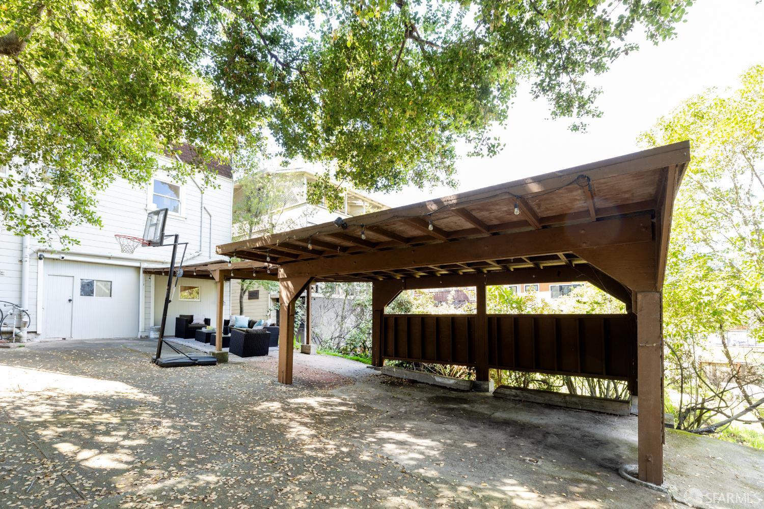 Detail Gallery Image 56 of 60 For 373 Moraga Ave, Piedmont,  CA 94611 - 4 Beds | 2 Baths