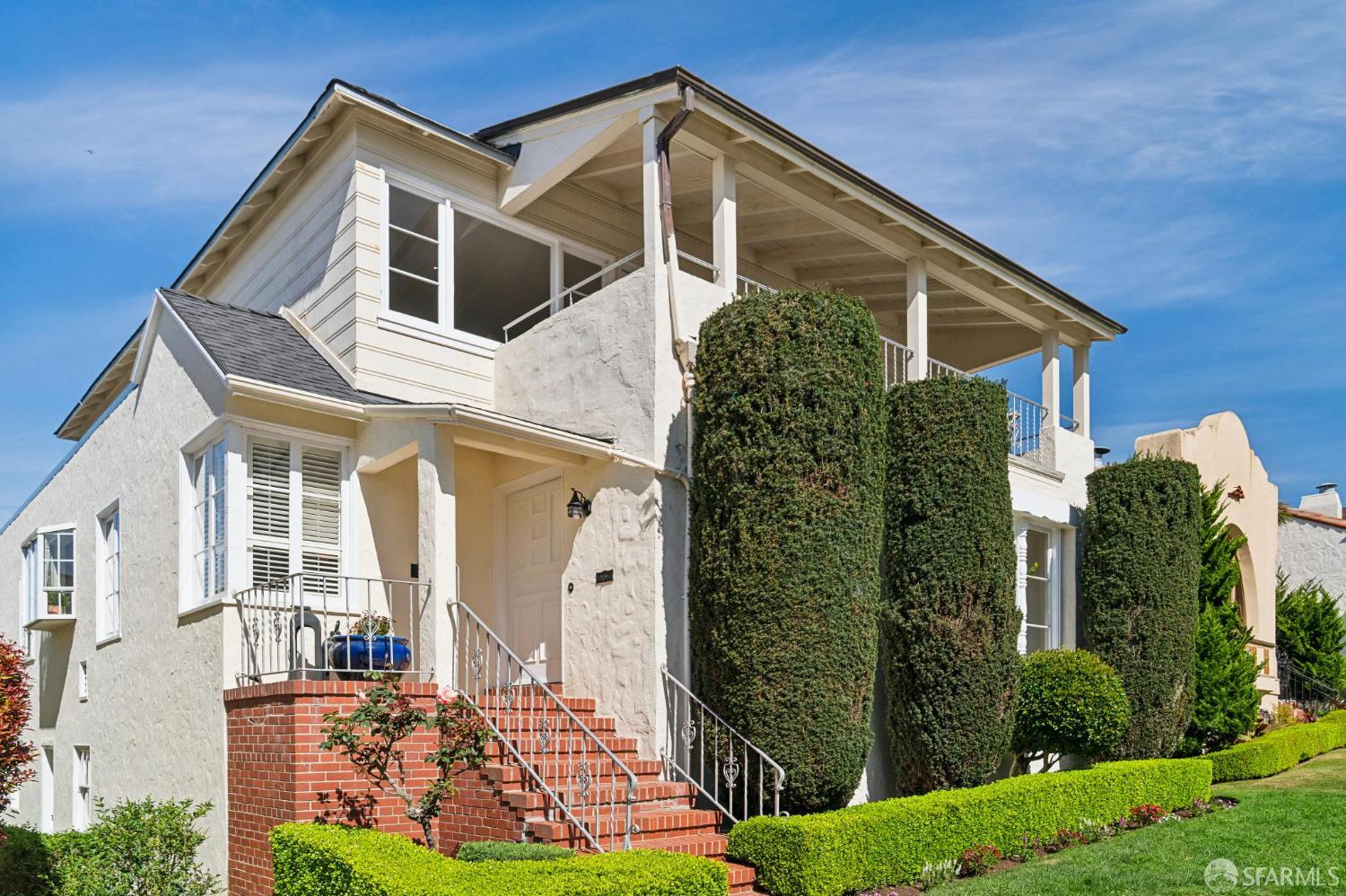 Detail Gallery Image 4 of 98 For 126 Aptos Ave, San Francisco,  CA 94127 - 6 Beds | 3 Baths