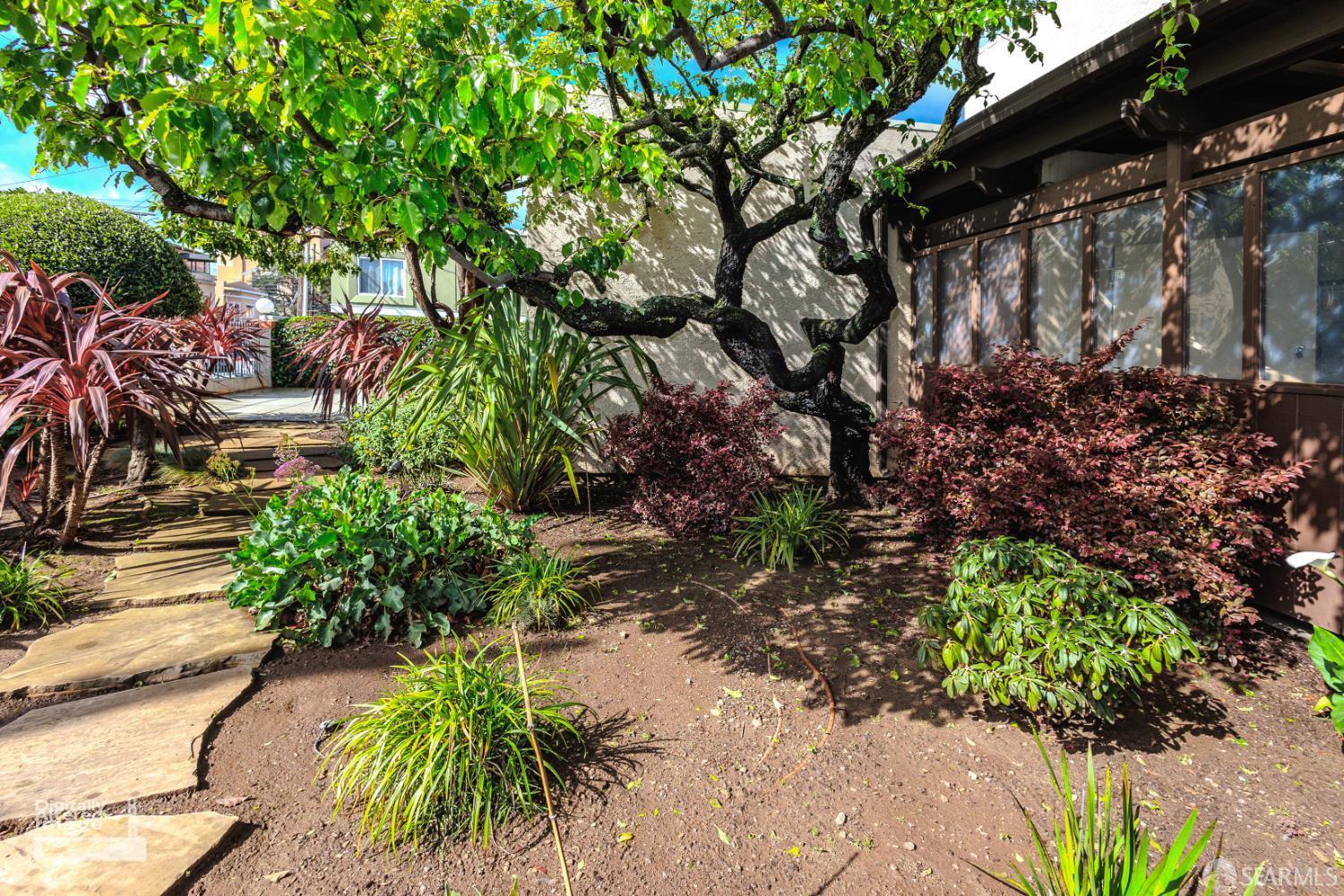 Detail Gallery Image 5 of 6 For 60 Onondaga Ave, San Francisco,  CA 94112 - – Beds | – Baths