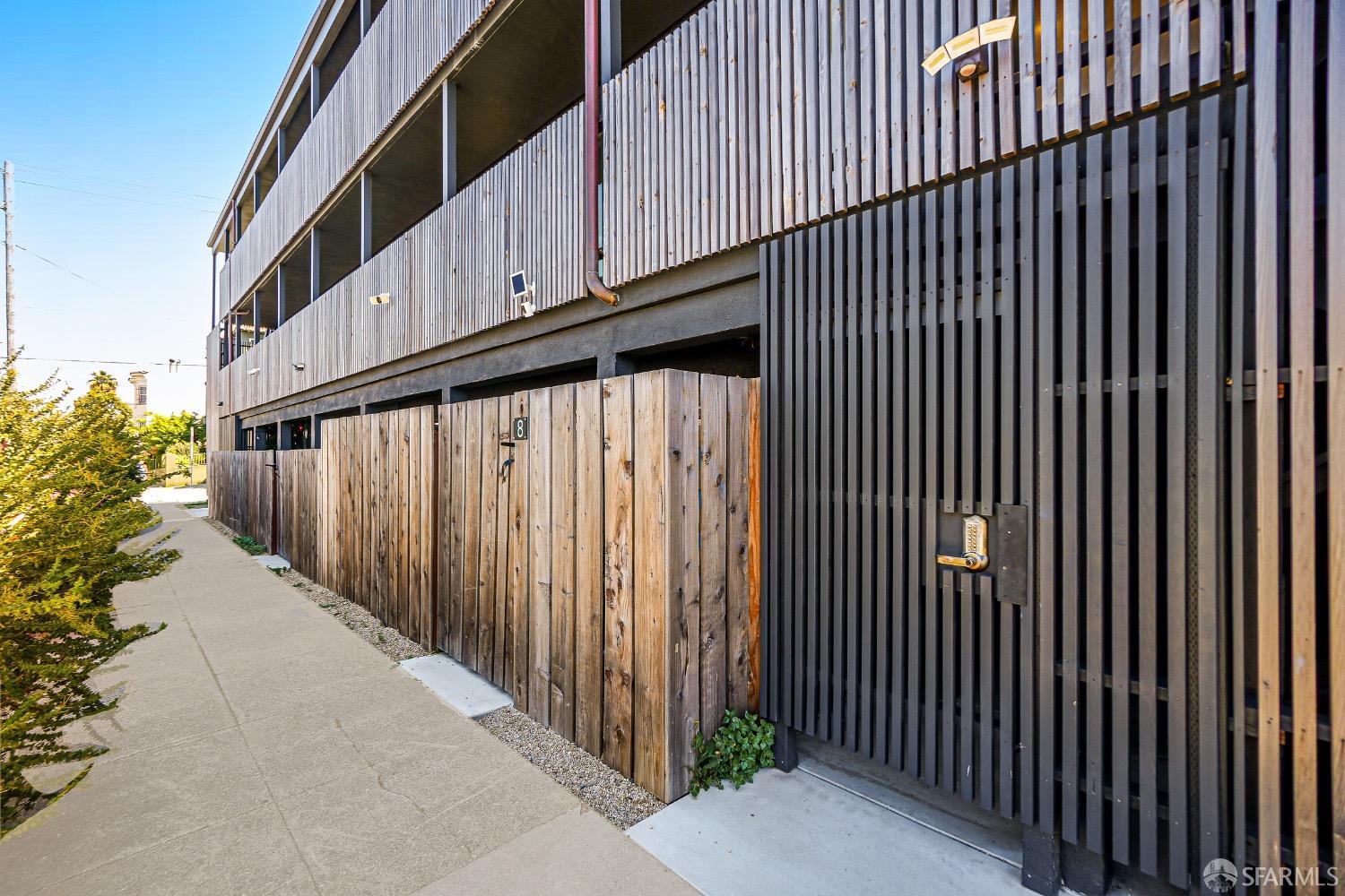 Detail Gallery Image 3 of 26 For 701 Hampshire St #5,  San Francisco,  CA 94110 - 1 Beds | 1 Baths