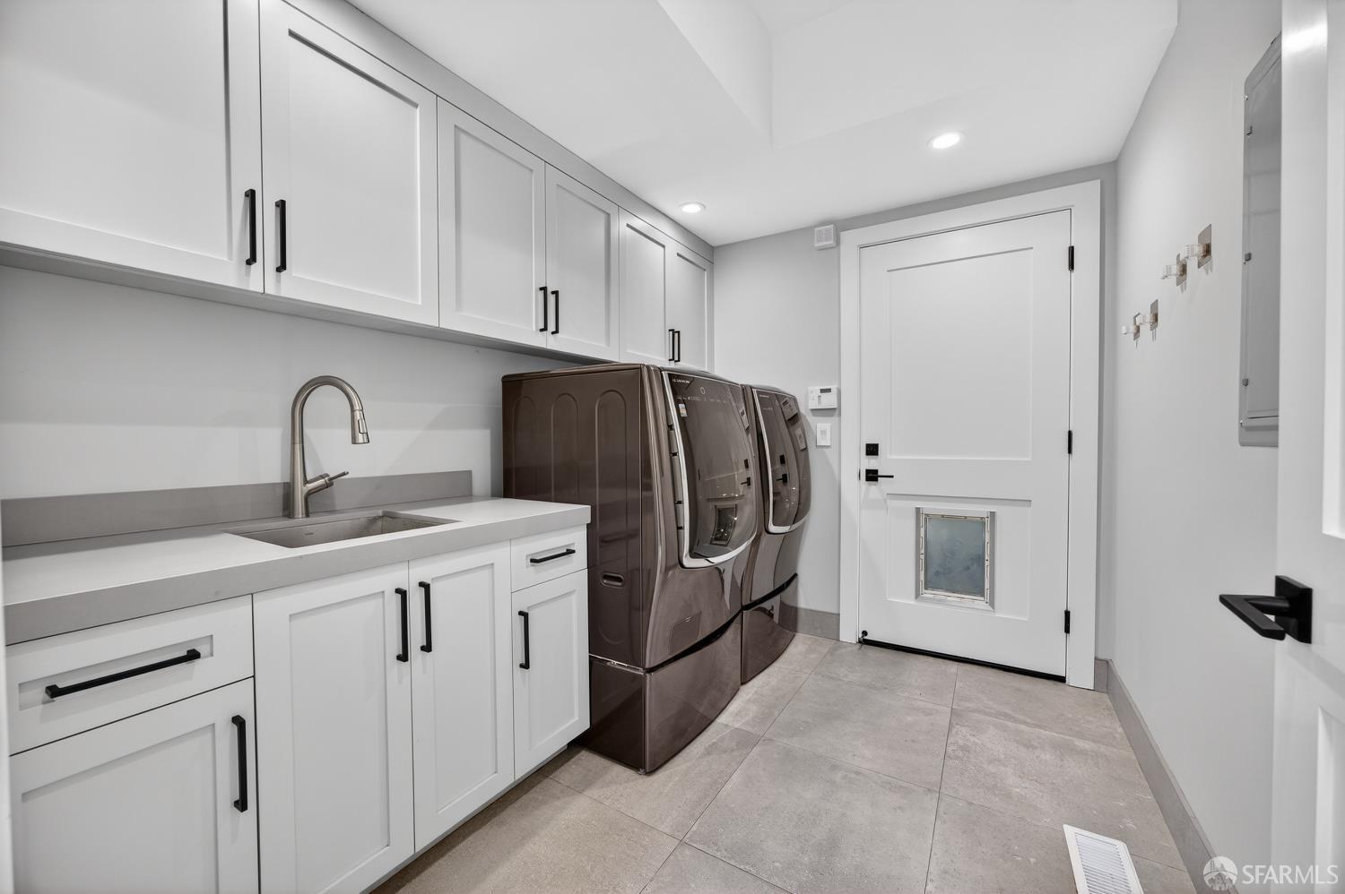 Detail Gallery Image 71 of 97 For 38 Tevis Pl, Palo Alto,  CA 94301 - 5 Beds | 5/1 Baths