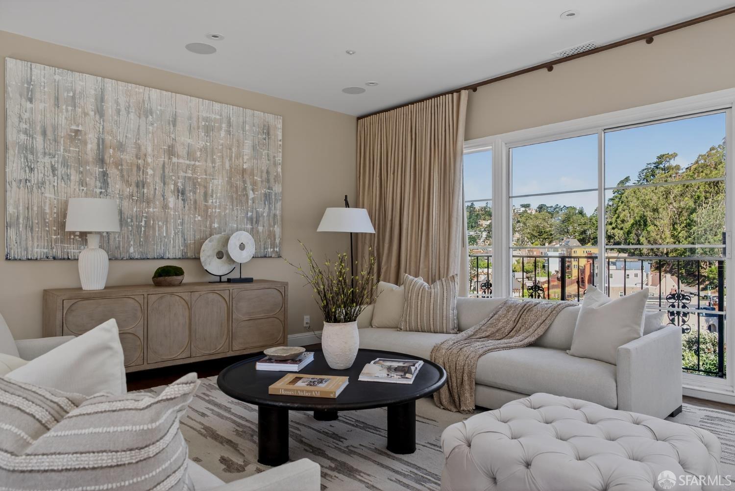 Detail Gallery Image 4 of 40 For 2 Miraloma Dr, San Francisco,  CA 94127 - 5 Beds | 4/2 Baths