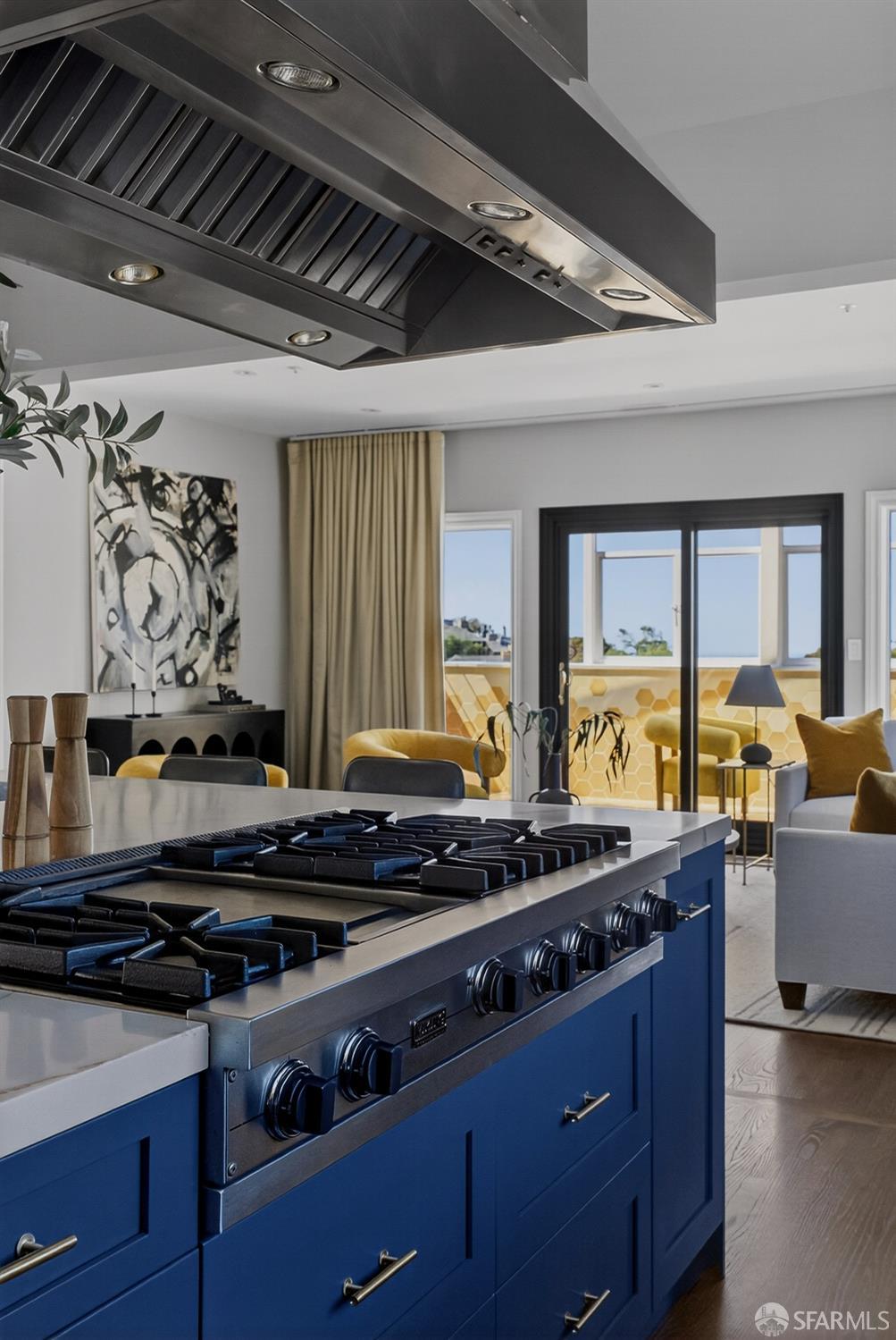 Detail Gallery Image 11 of 40 For 2 Miraloma Dr, San Francisco,  CA 94127 - 5 Beds | 4/2 Baths