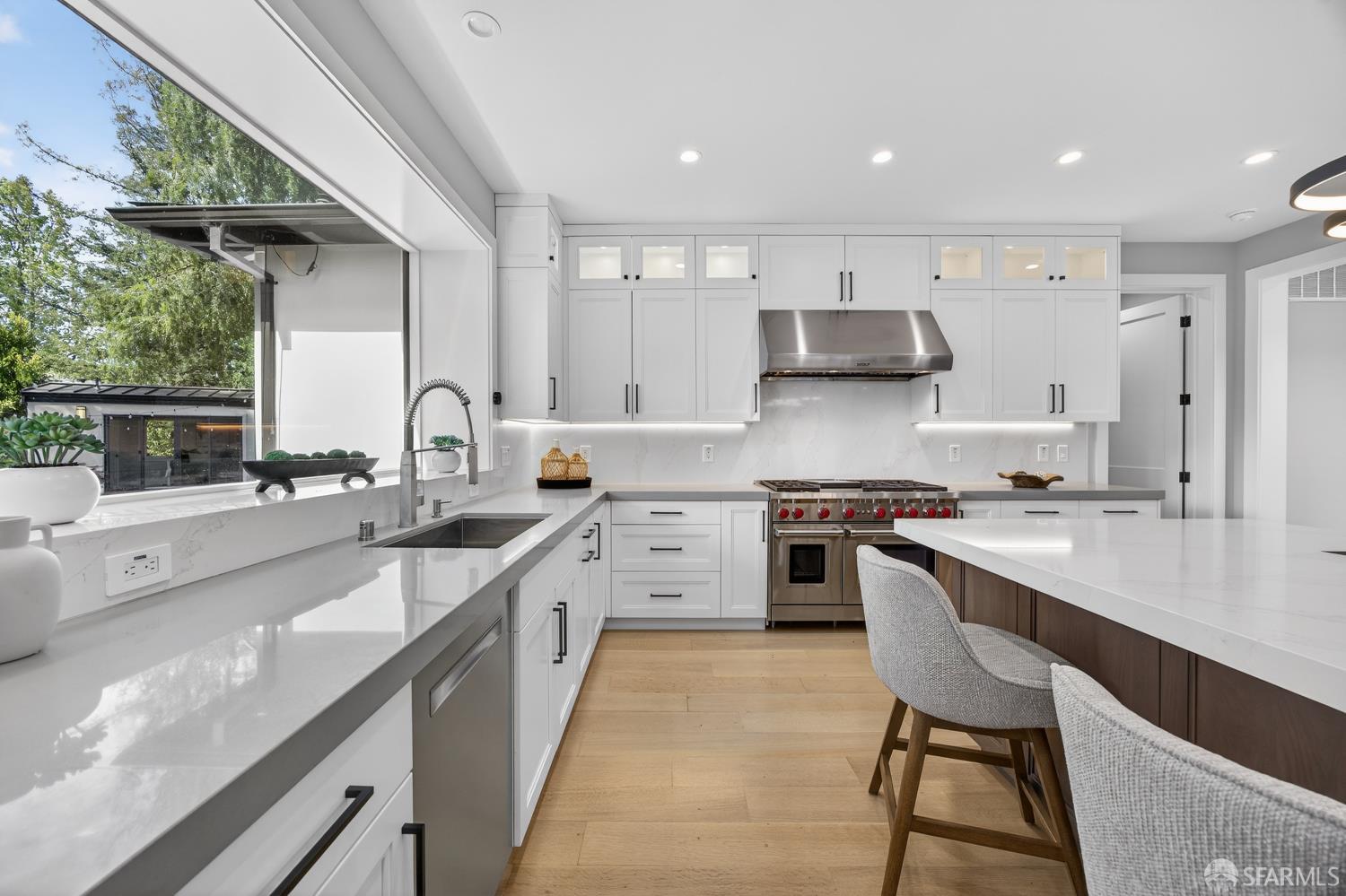 Detail Gallery Image 32 of 97 For 38 Tevis Pl, Palo Alto,  CA 94301 - 5 Beds | 5/1 Baths