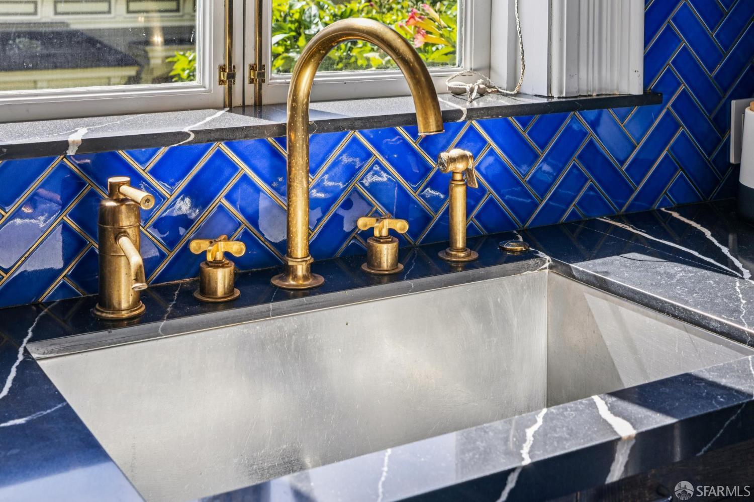 Detail Gallery Image 29 of 76 For 2115 Bush St, San Francisco,  CA 94115 - 4 Beds | 4 Baths