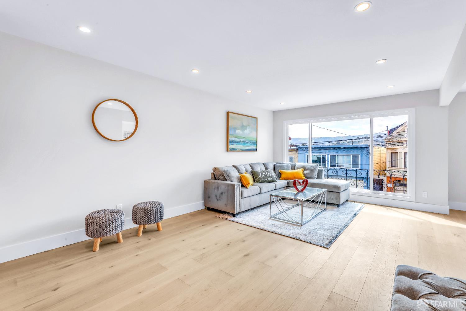 Detail Gallery Image 11 of 55 For 170 Arleta Ave, San Francisco,  CA 94134 - 5 Beds | 4 Baths