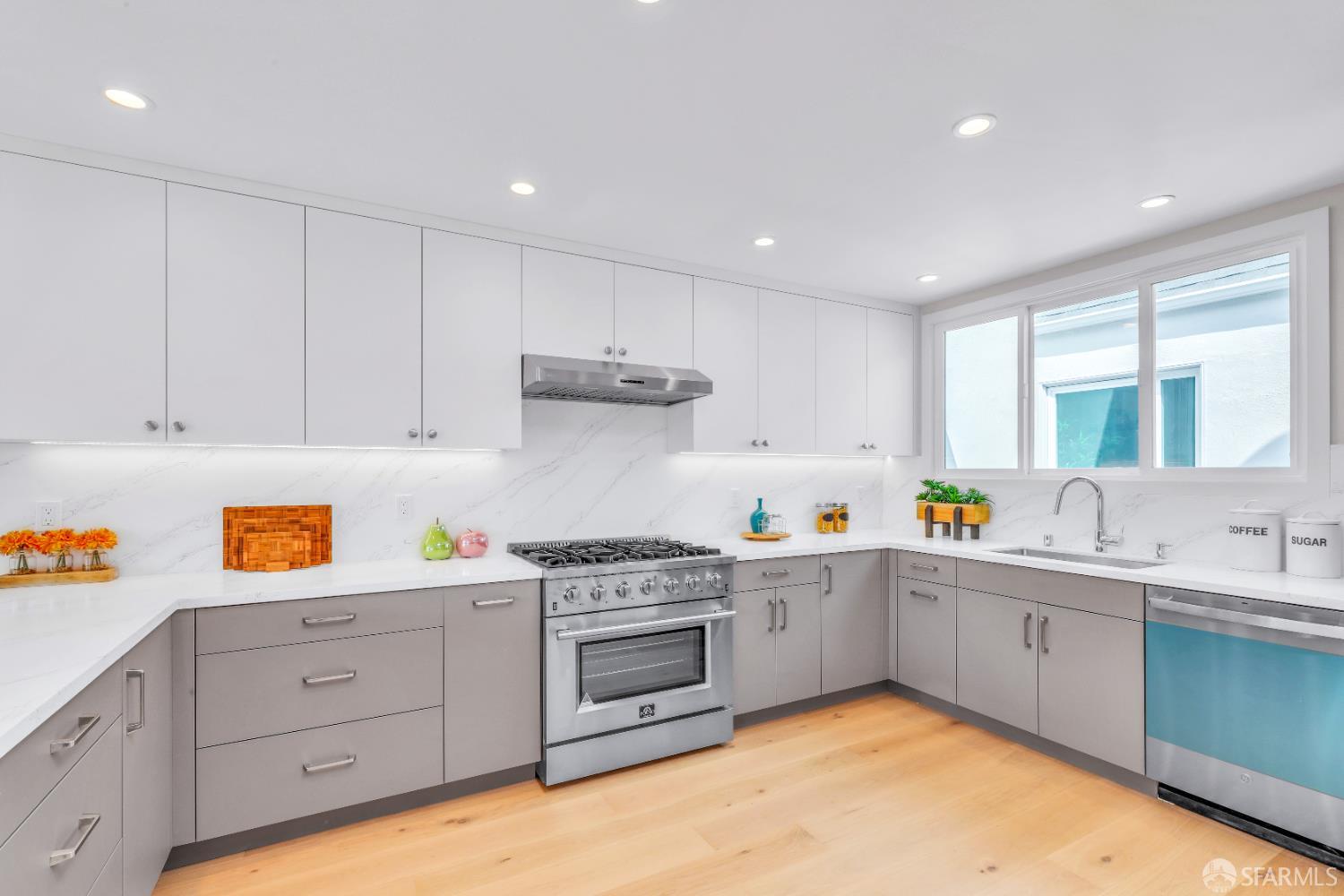 Detail Gallery Image 19 of 55 For 170 Arleta Ave, San Francisco,  CA 94134 - 5 Beds | 4 Baths