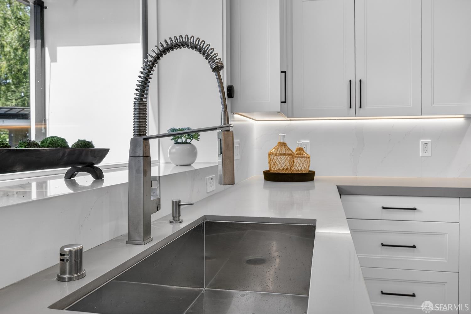 Detail Gallery Image 33 of 97 For 38 Tevis Pl, Palo Alto,  CA 94301 - 5 Beds | 5/1 Baths