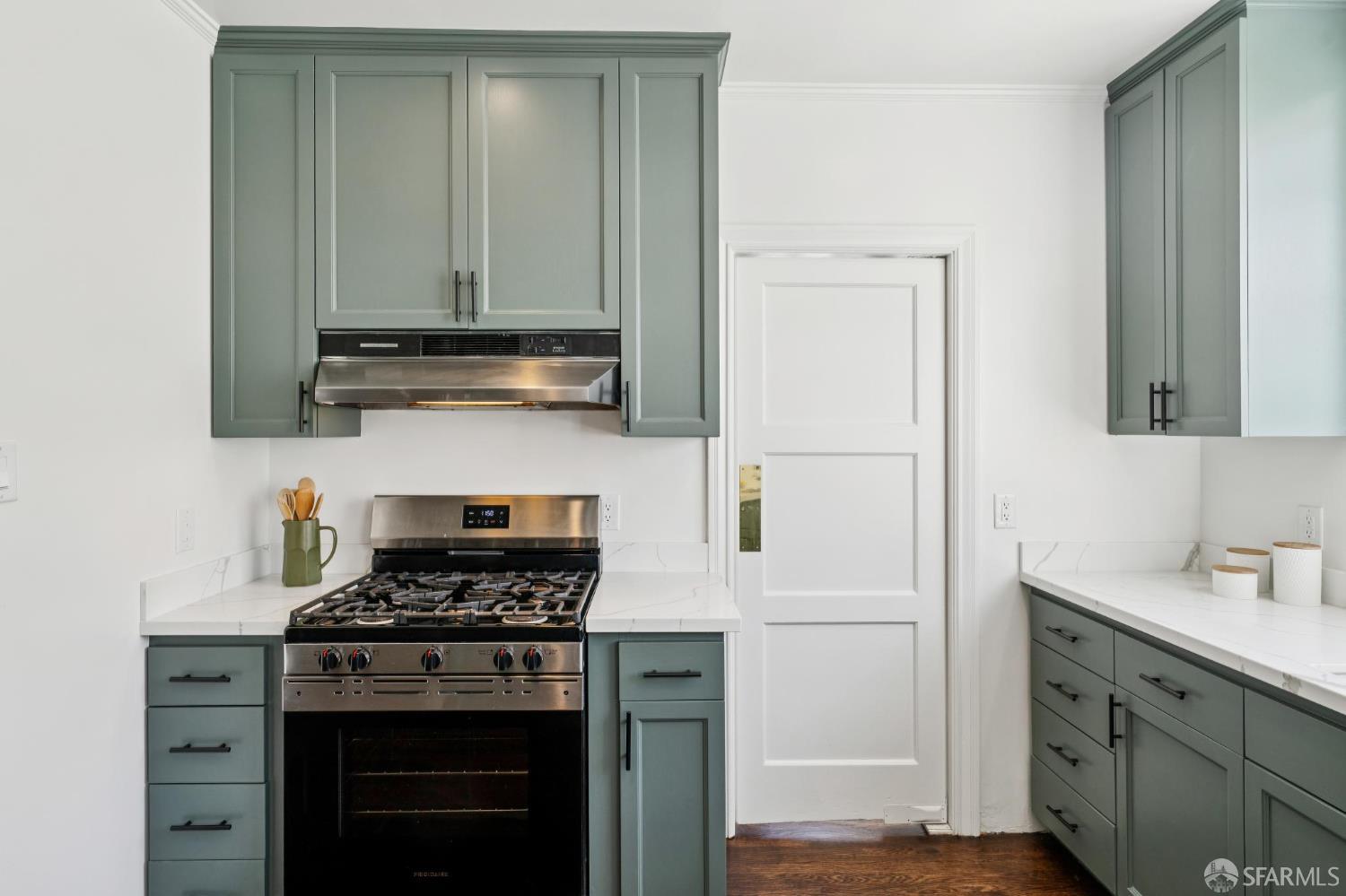 Detail Gallery Image 33 of 98 For 126 Aptos Ave, San Francisco,  CA 94127 - 6 Beds | 3 Baths