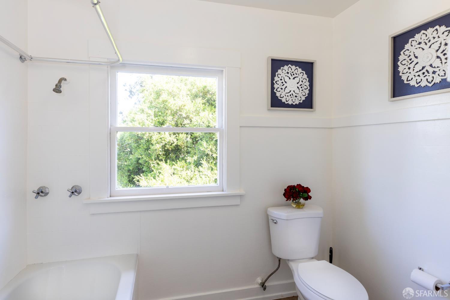 Detail Gallery Image 32 of 60 For 373 Moraga Ave, Piedmont,  CA 94611 - 4 Beds | 2 Baths