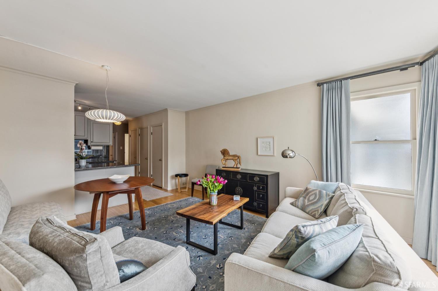 Detail Gallery Image 4 of 22 For 1260 Clay St #301,  San Francisco,  CA 94108 - 1 Beds | 1 Baths