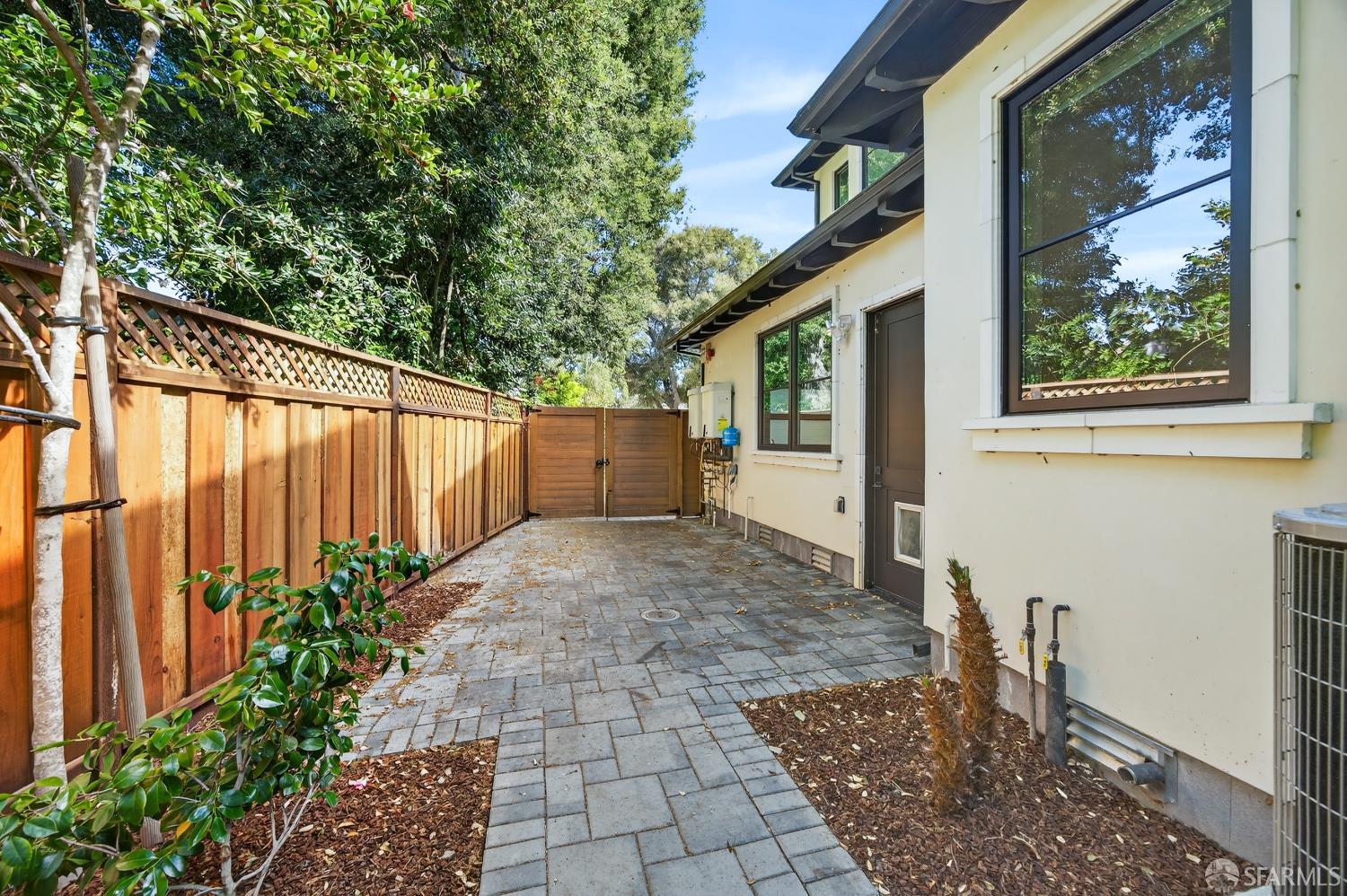 Detail Gallery Image 87 of 97 For 38 Tevis Pl, Palo Alto,  CA 94301 - 5 Beds | 5/1 Baths