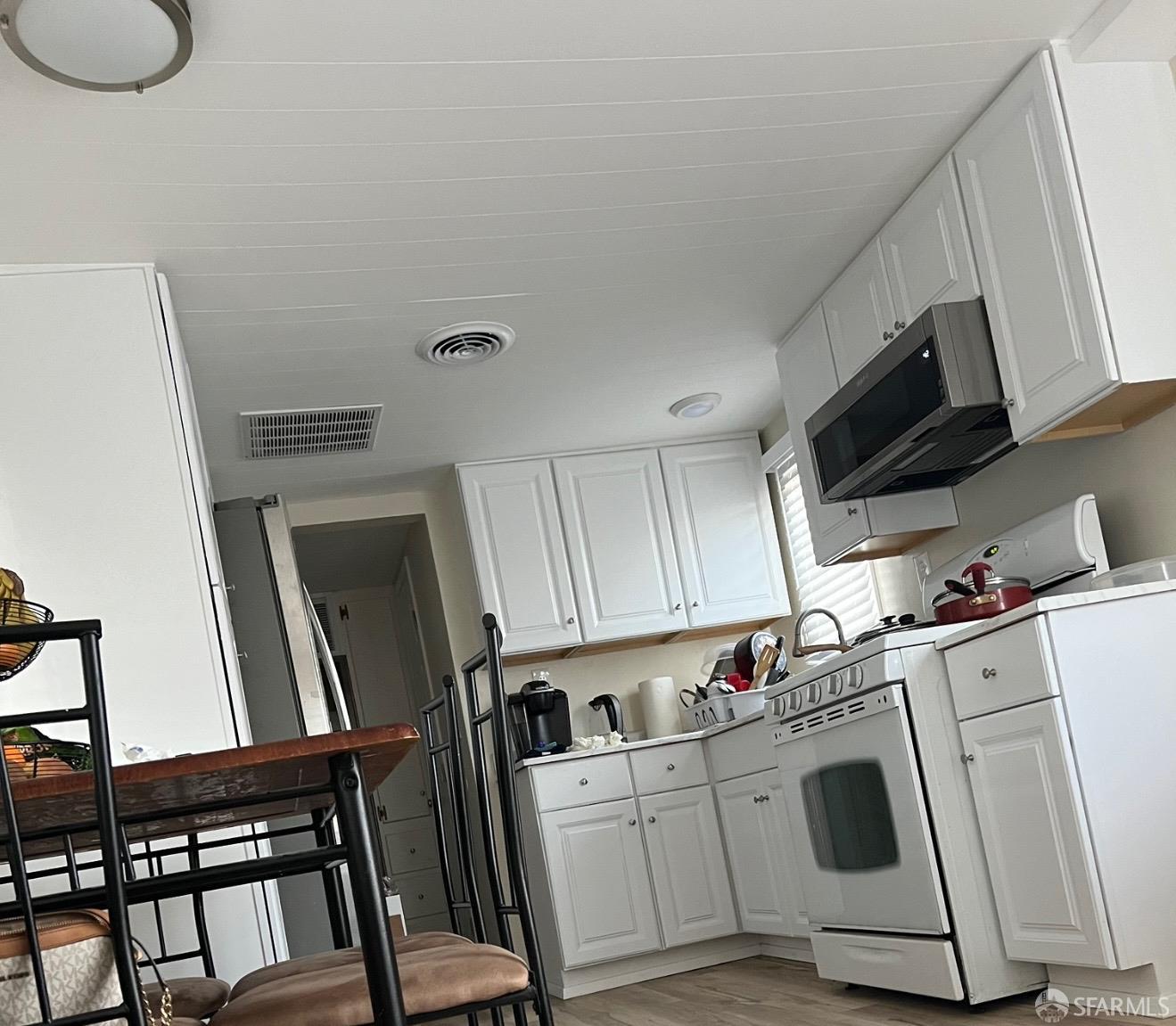 Detail Gallery Image 4 of 14 For 1700 El Camino  Real 17-7, South San Francisco,  CA 94080 - 2 Beds | 1 Baths