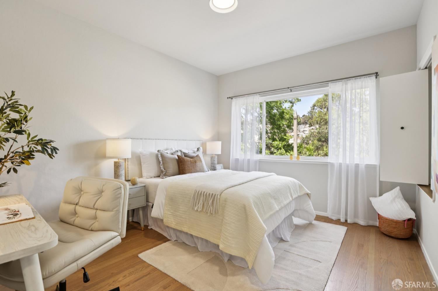 Detail Gallery Image 15 of 47 For 119 Trumbull St, San Francisco,  CA 94112 - 4 Beds | 2 Baths